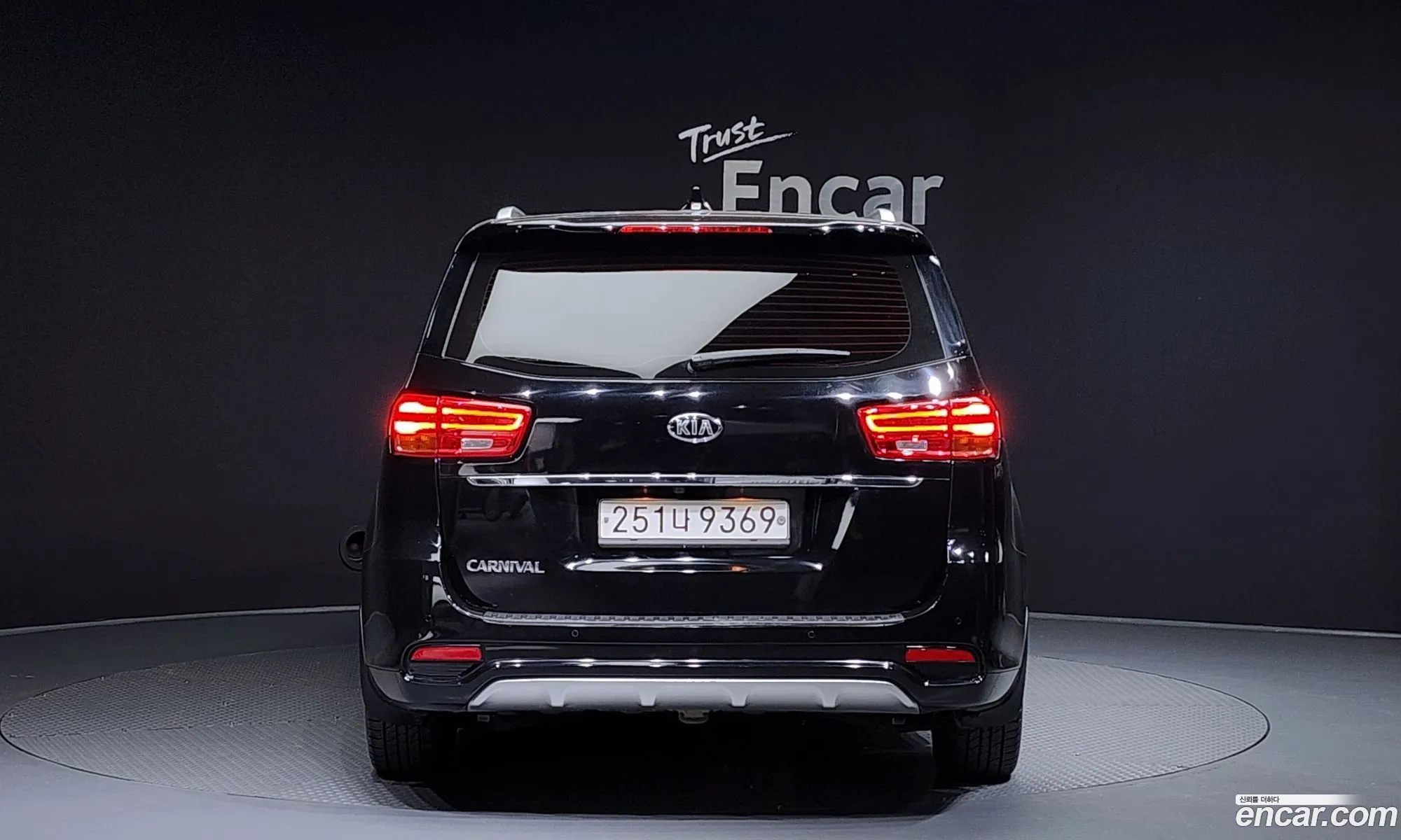 Kia Carnival Iii 9-Seater Luxury 2019 - фотография 18383817