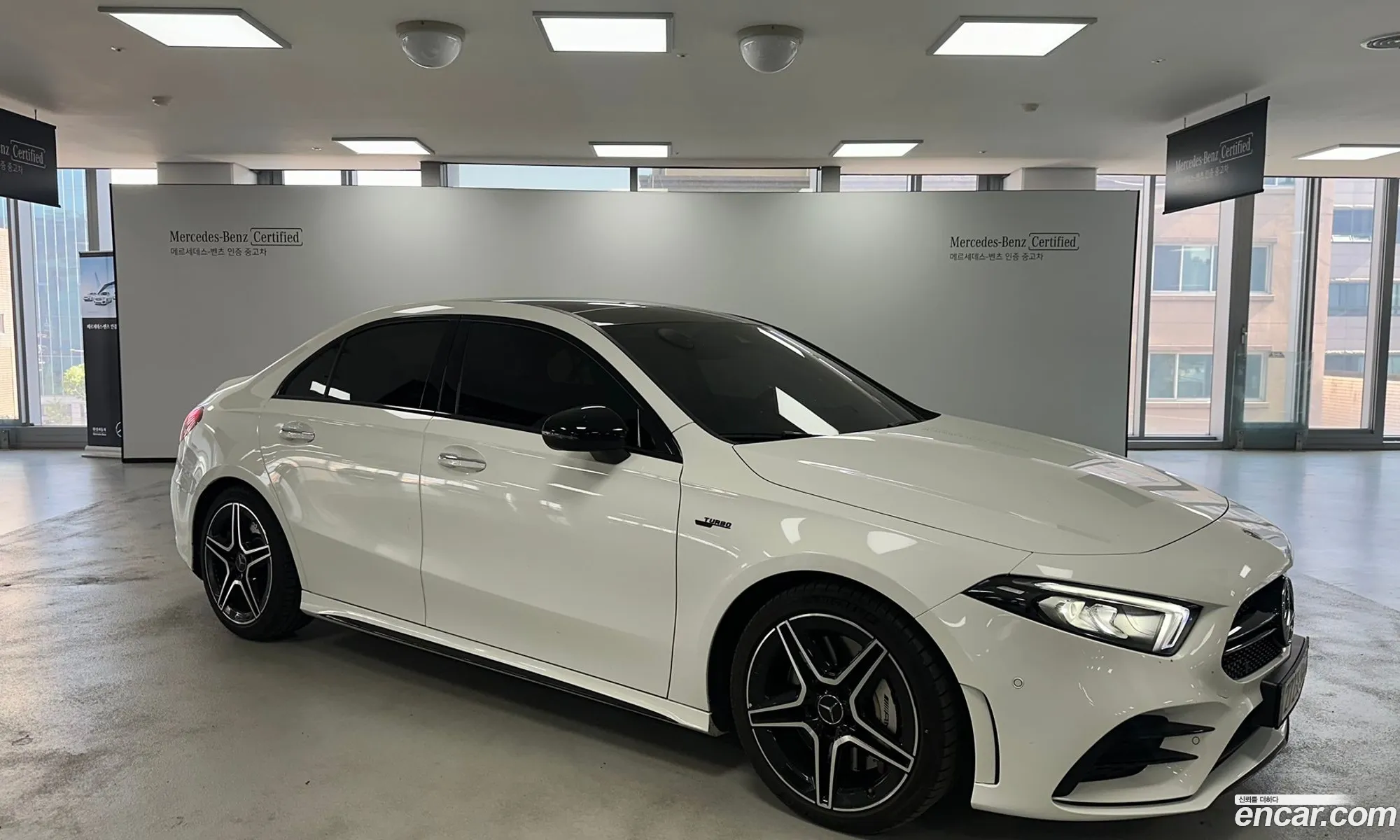 Mercedes-Benz A-Klasse Amg A35 4Matic Sedan 2023 - фотография 12575972