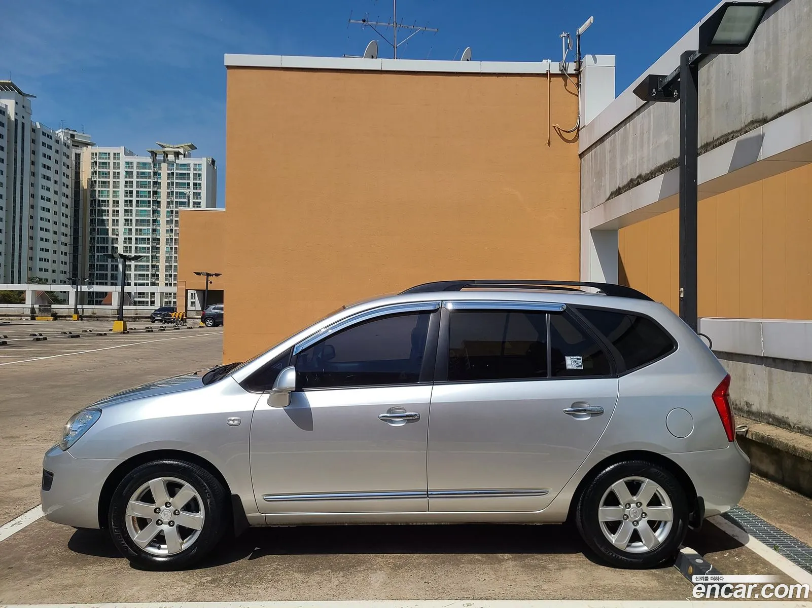 Kia Carens Ii Un Lpi 20 Glx 2009 - фотография 11874271