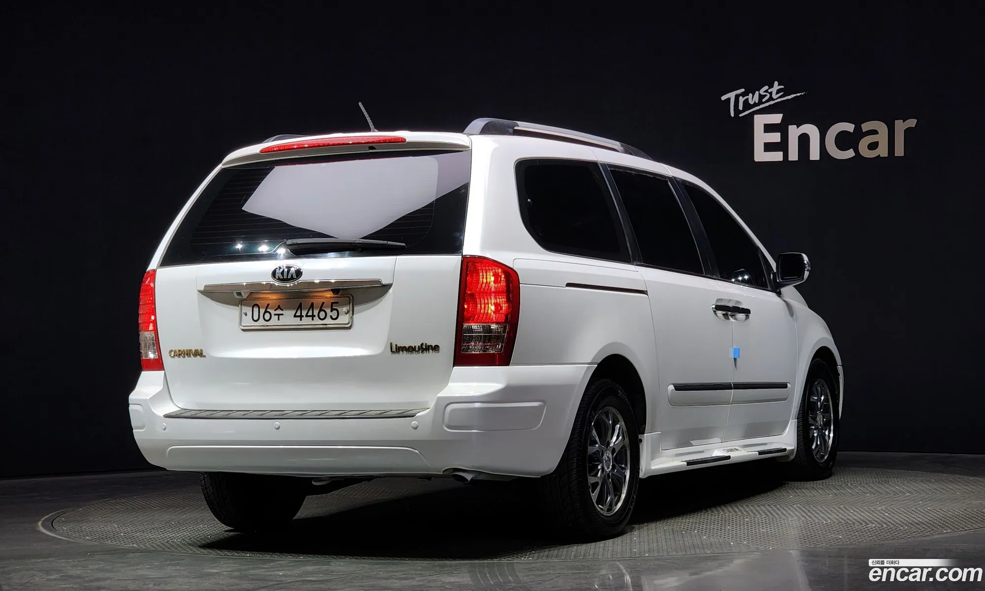Kia Carnival New Carnival Limousine Glx 2014 - фотография 12436161