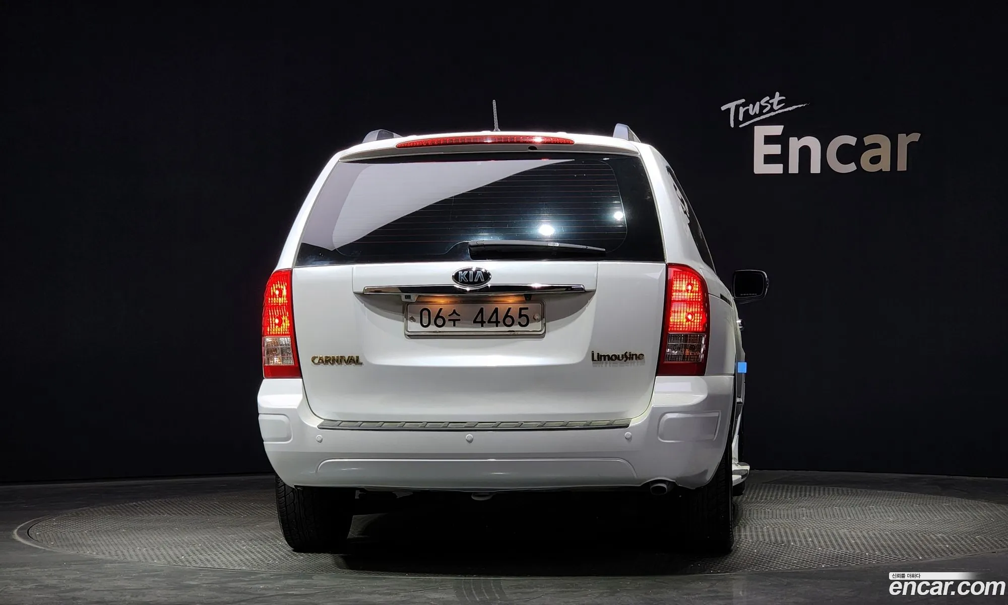 Kia Carnival New Carnival Limousine Glx 2014 - фотография 12436163