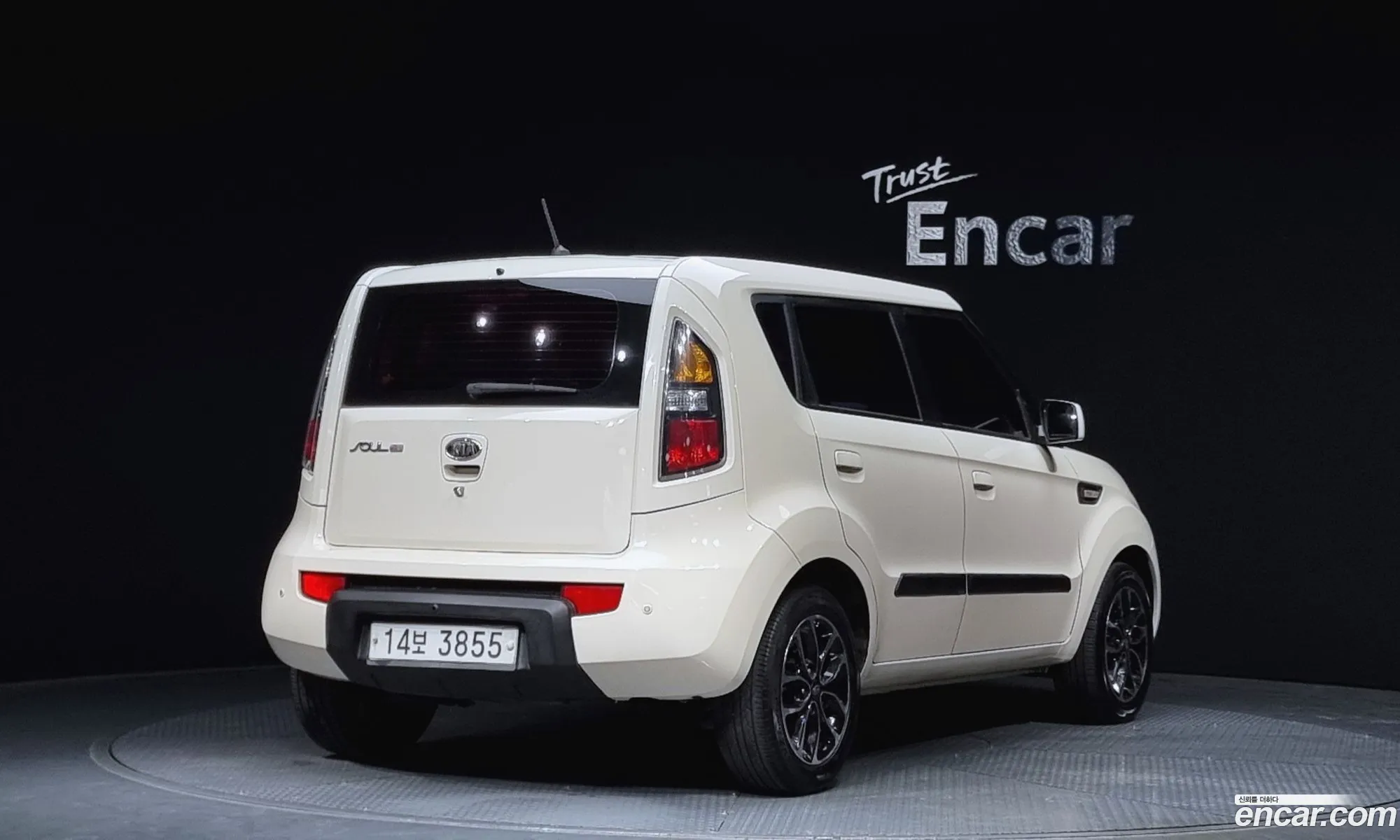 Kia Soul I 16 2U 2010 - фотография 11971559