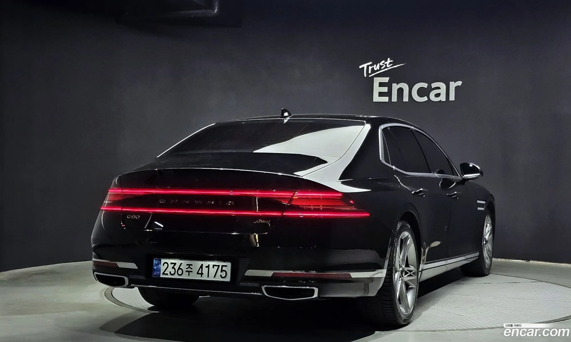 Genesis G90 Gasoline 35 Turbo Awd 2023 - фотография 11992064