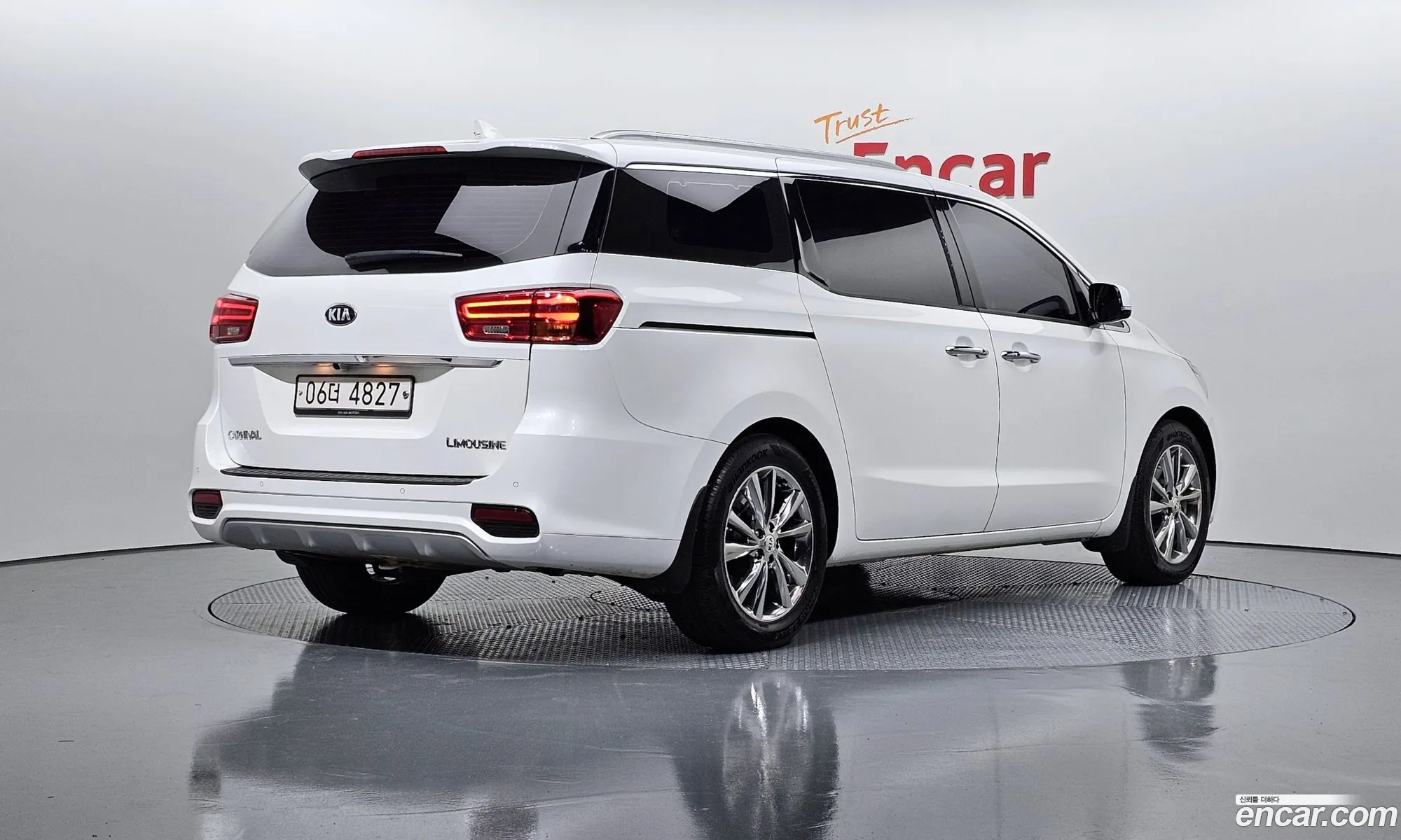 Kia Carnival Iii Gasoline 7-Seater Limousine 2019 - фотография 11812859
