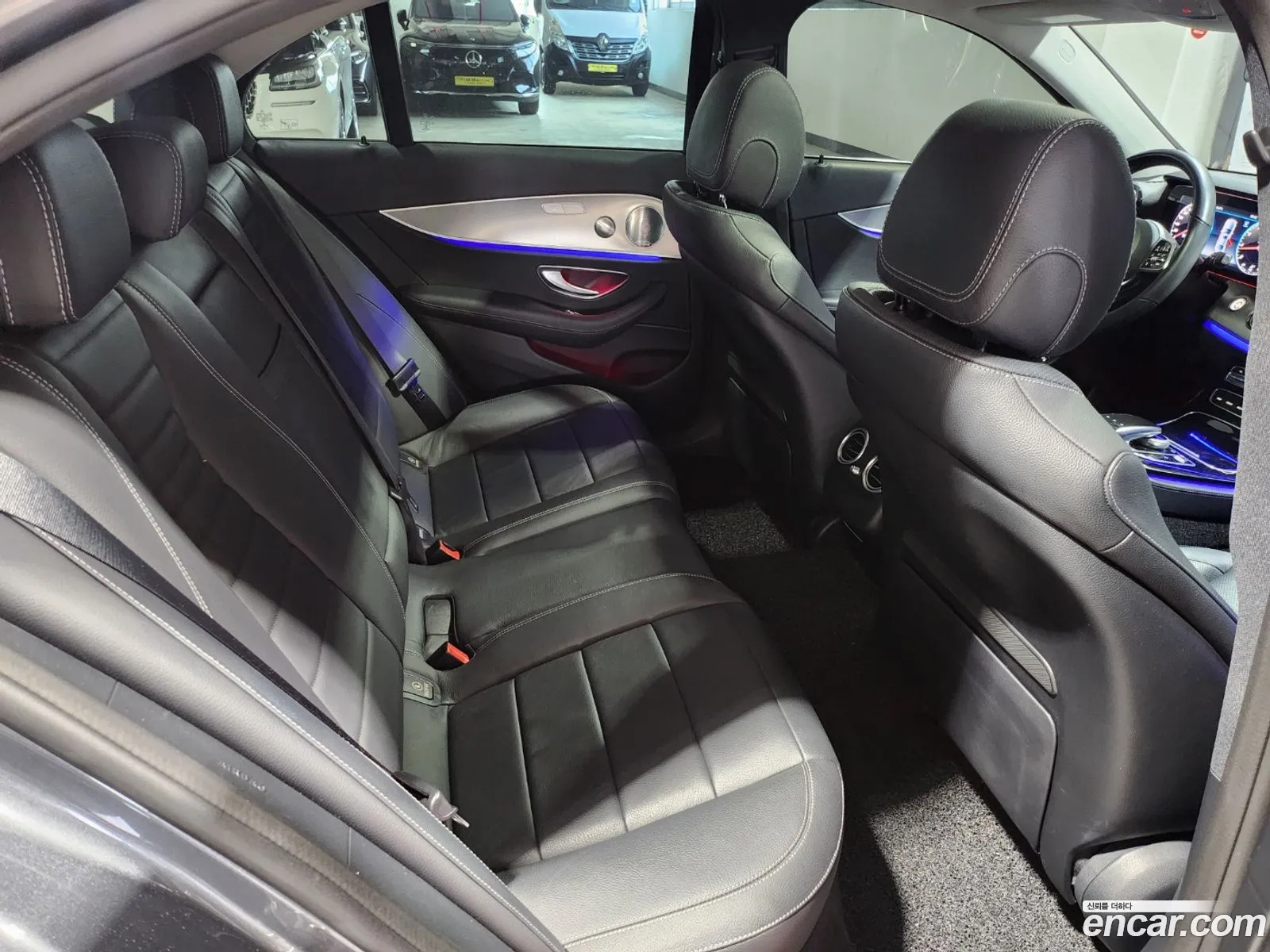 Mercedes E-Class W213 E300 Amg Line - фотография 13023241