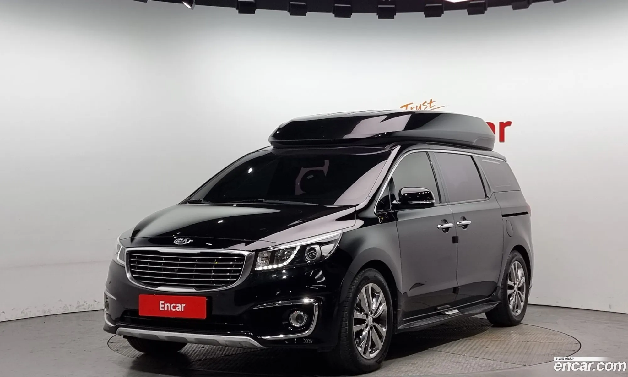 Kia Carnival 9-Seater High Limousine 2018 - фотография 11197667
