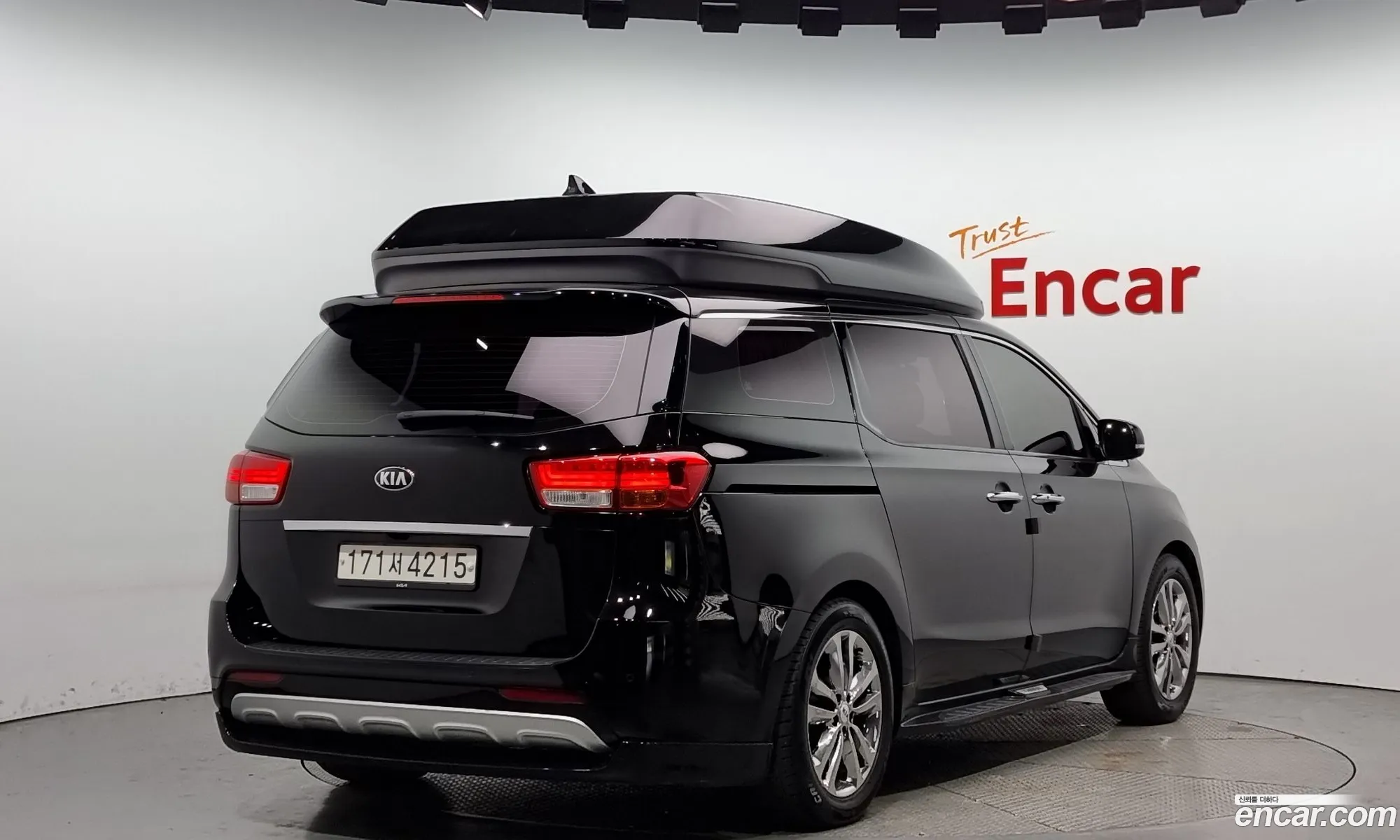 Kia Carnival 9-Seater High Limousine 2018 - фотография 11197668