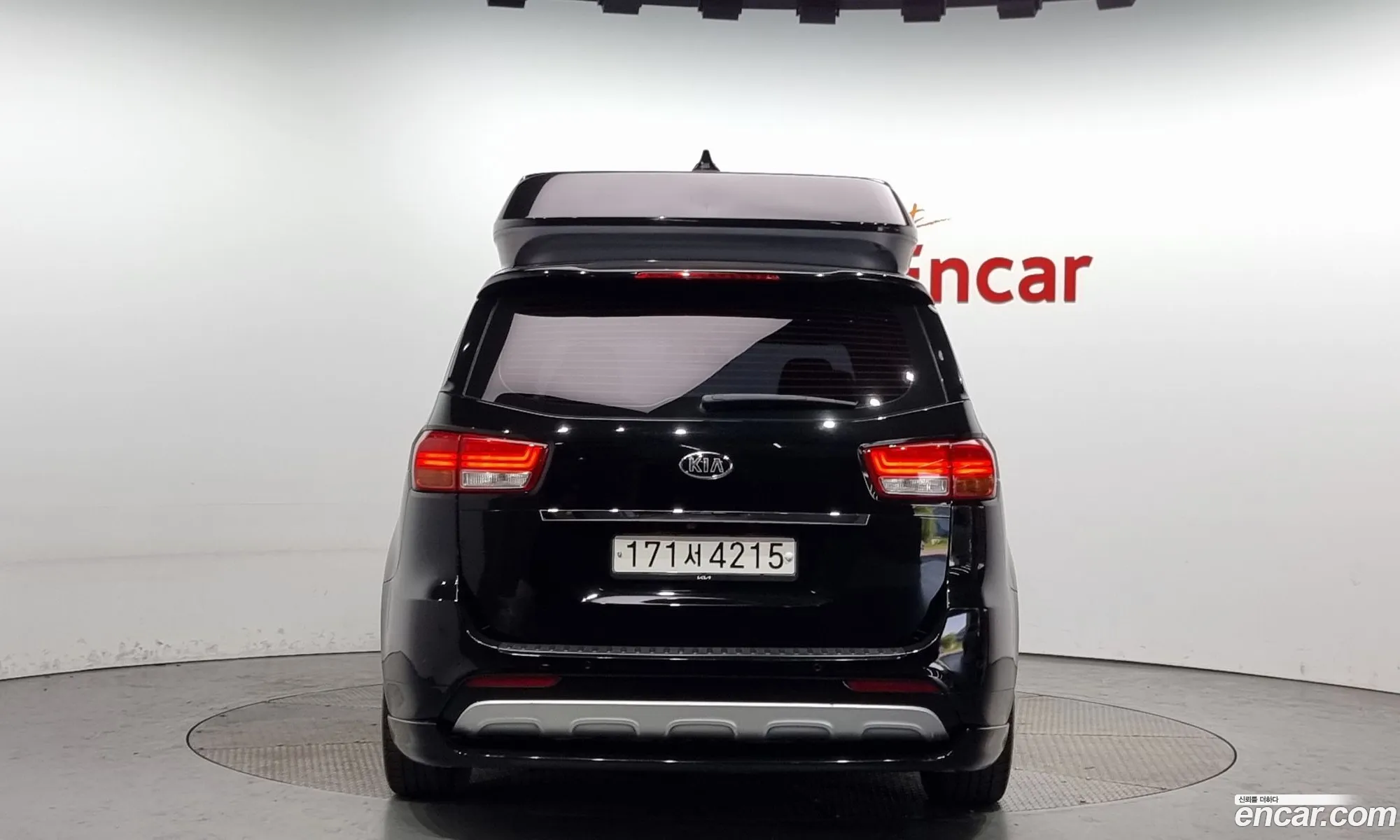 Kia Carnival 9-Seater High Limousine 2018 - фотография 11197670