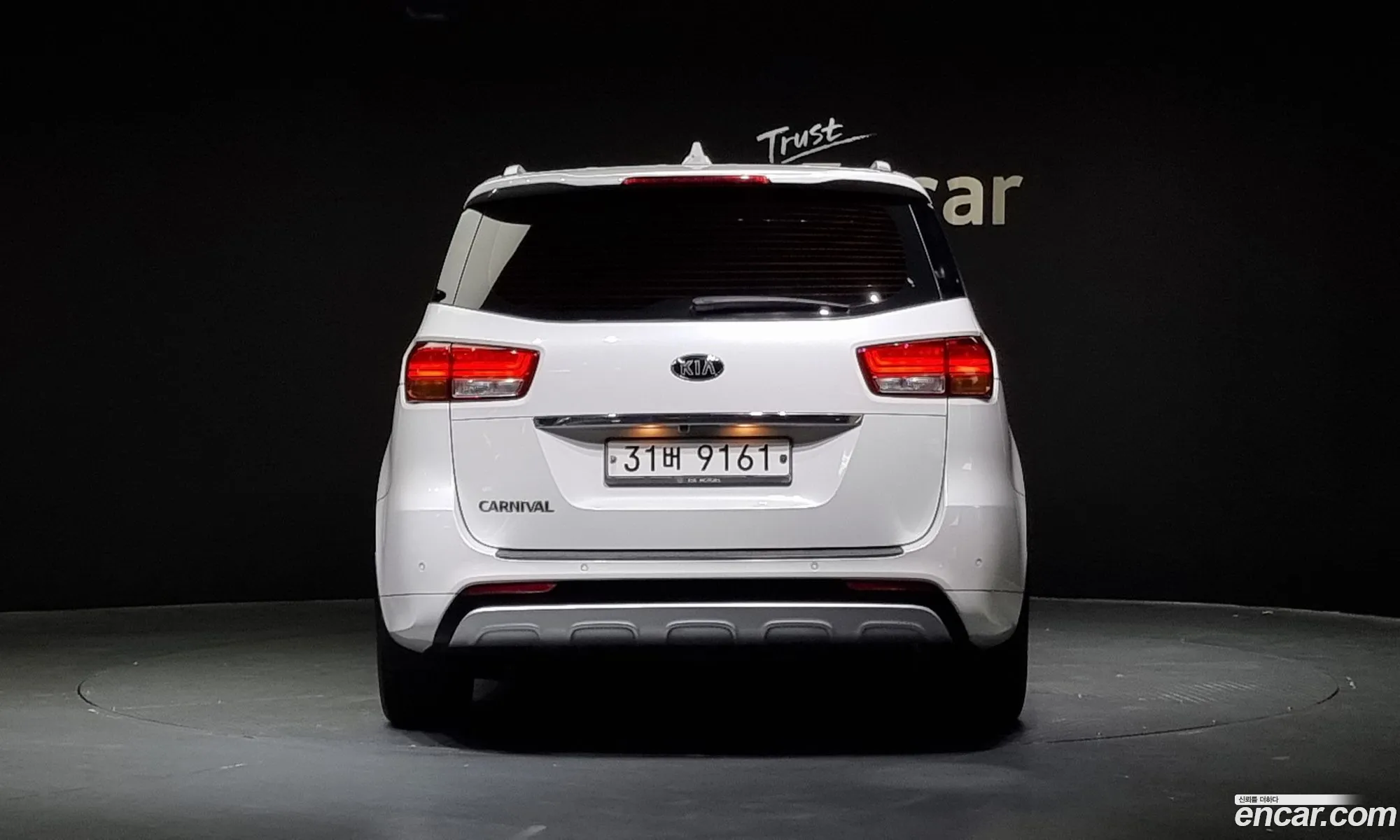 Kia Carnival 9-Seater Noblesse 2015 - фотография 11273983
