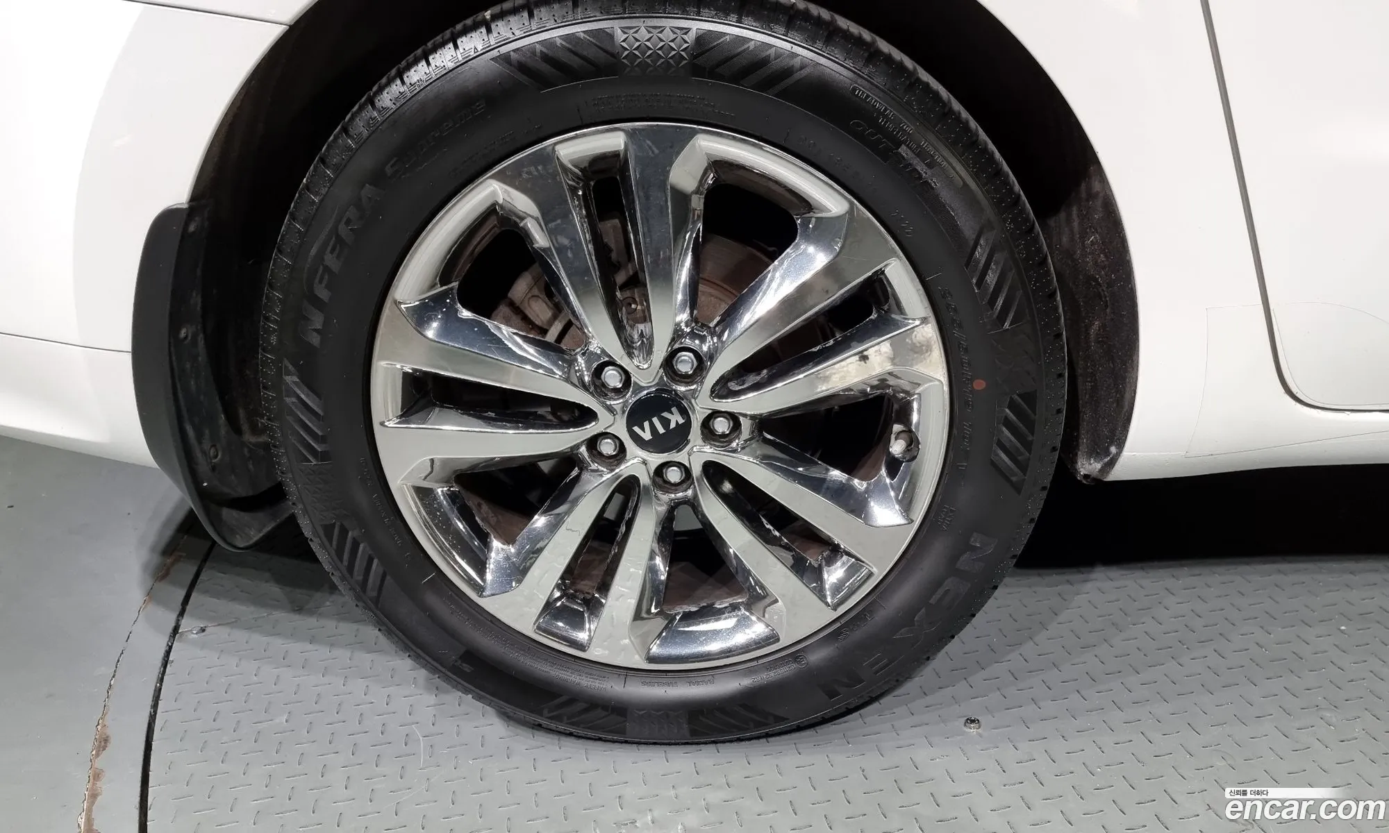 Kia Carnival 9-Seater Noblesse 2015 - фотография 11273984