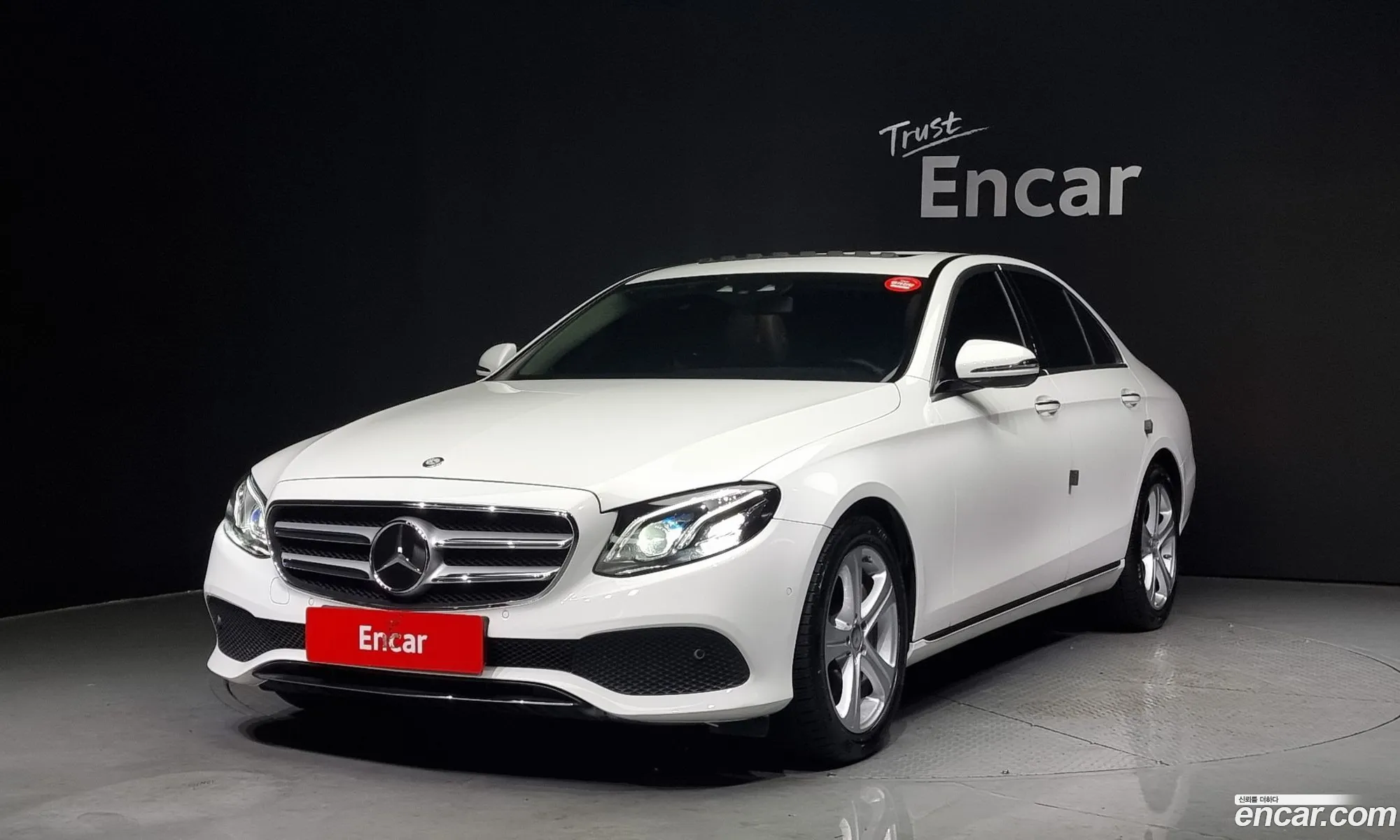 Benz E-Class W213 E220D Avant-Garde Intelligent Drive - фотография 12232907