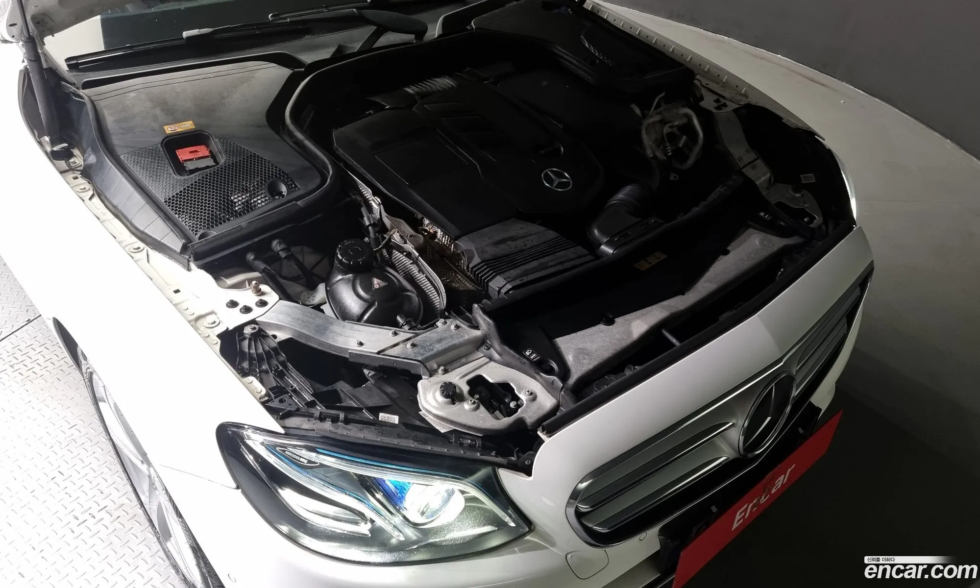 Benz E-Class W213 E220D Avant-Garde Intelligent Drive - фотография 12232912