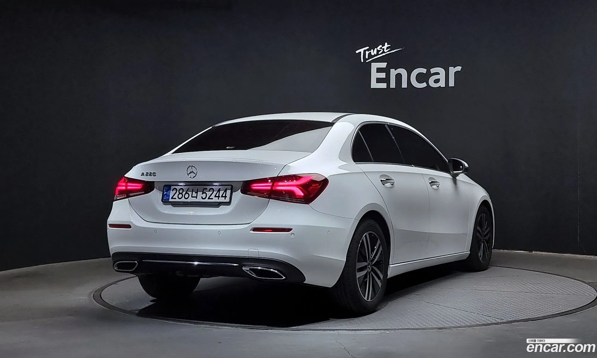 Mercedes-Benz A-Klasse A220 Sedan 2023 - фотография 12575923