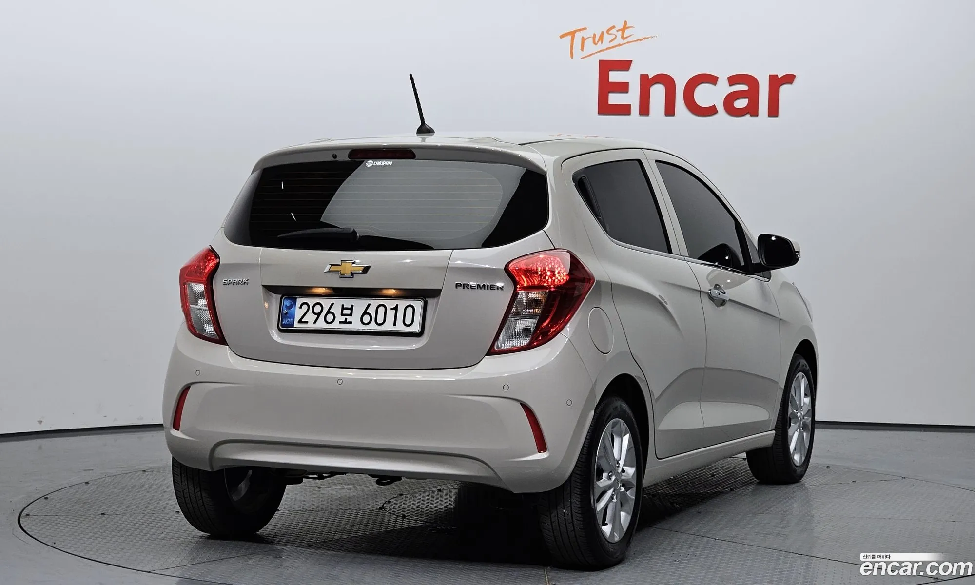 Chevrolet Spark Iii M300 Premier 2021 - фотография 4610524