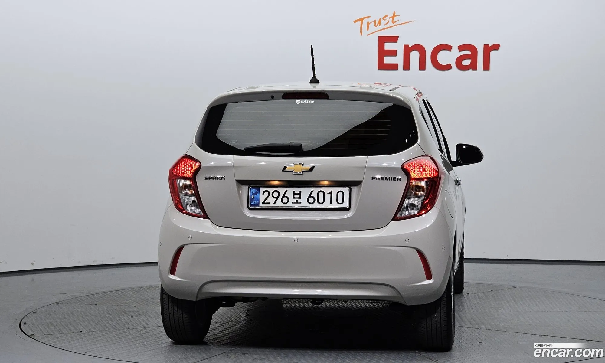 Chevrolet Spark Iii M300 Premier 2021 - фотография 4610526