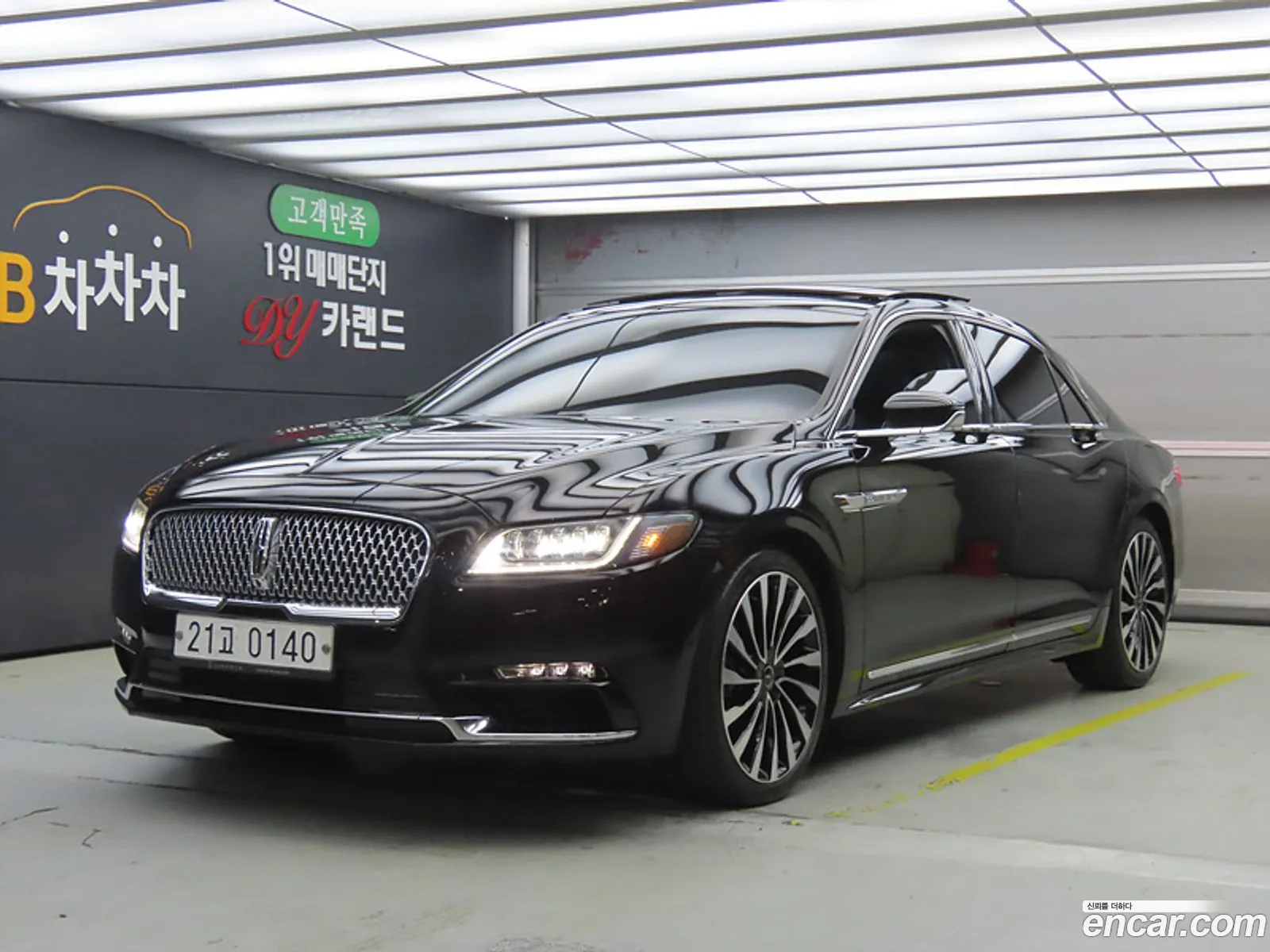 Lincoln Continental X 30 Presidential Awd 2017 - фотография 14439125