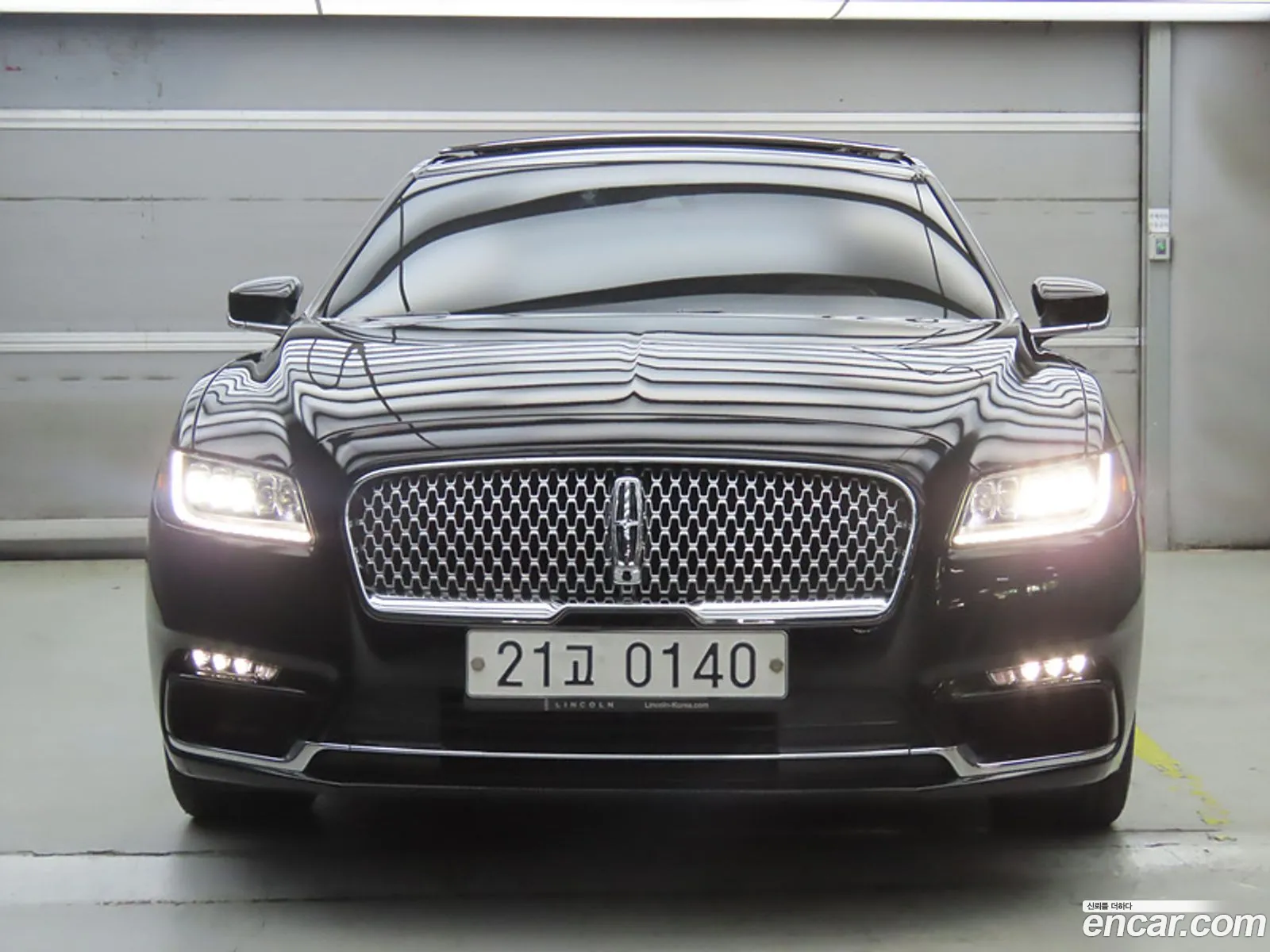 Lincoln Continental X 30 Presidential Awd 2017 - фотография 14439126