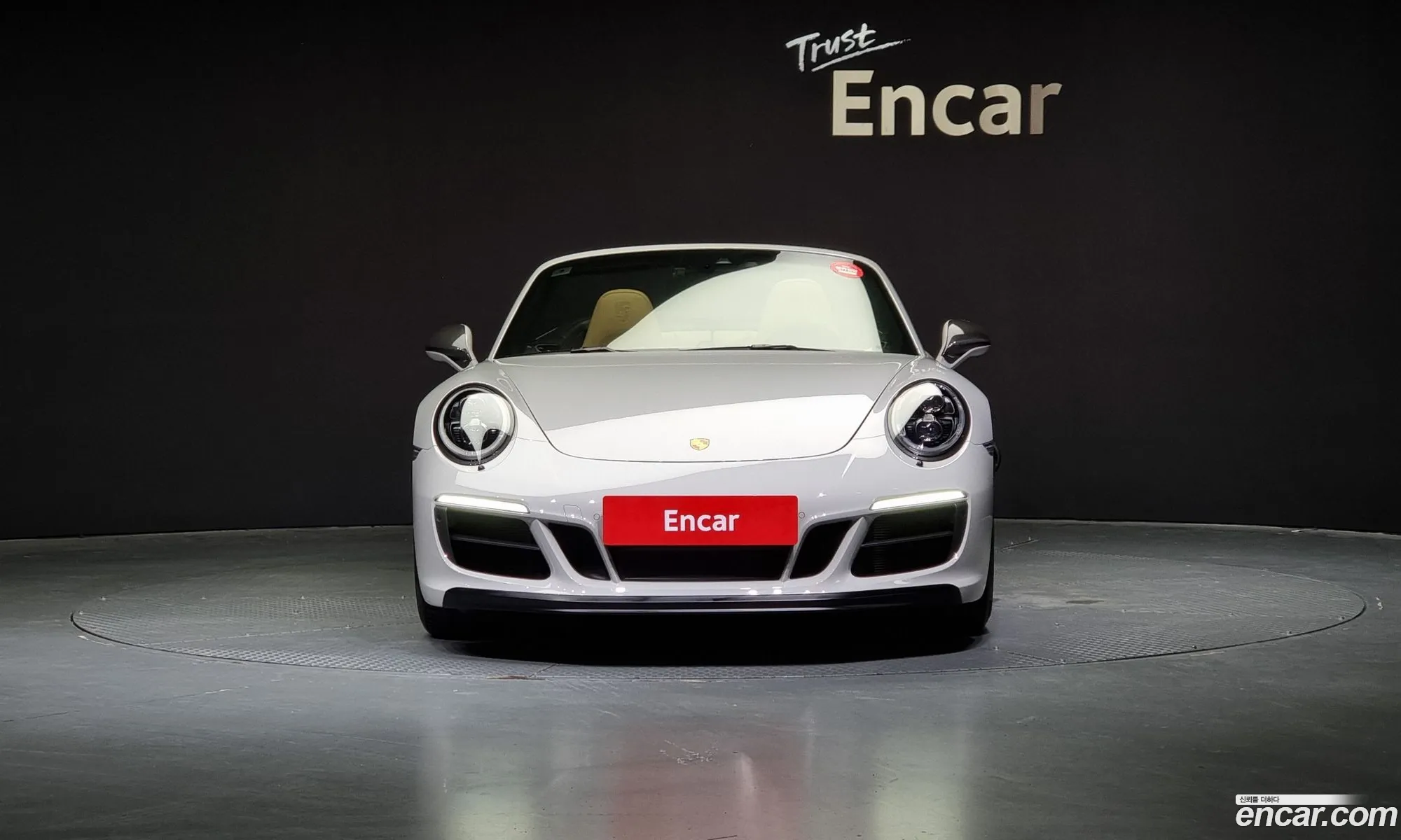 Porsche 911 Carrera 4 Gts Cabriolet 2019 - фотография 3487870
