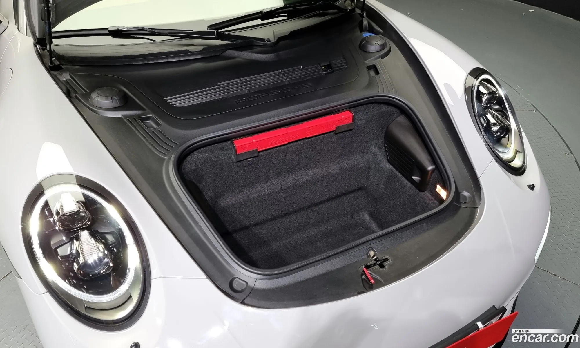 Porsche 911 Carrera 4 Gts Cabriolet 2019 - фотография 3487873