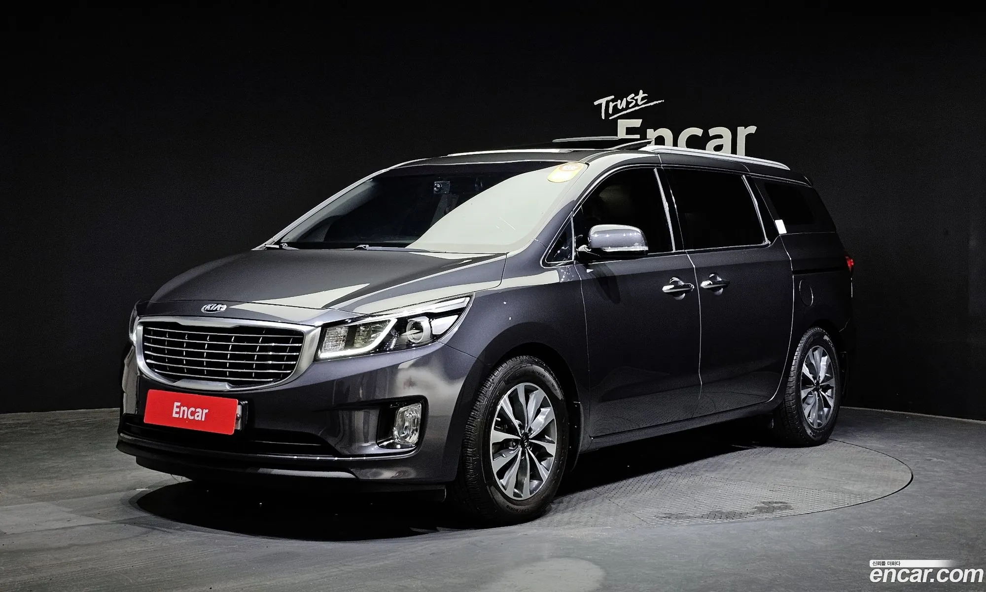 Kia Carnival 11-Seater Luxury 2015 - фотография 14771571