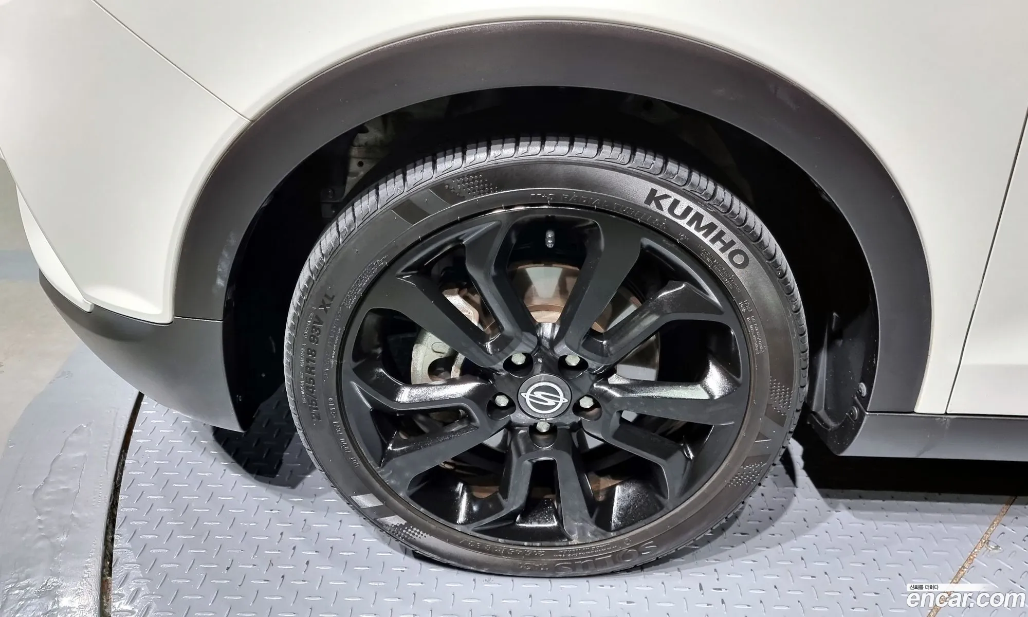 Ssangyong Tivoli Tivoli Lx 2Wd 2015 - фотография 17528788