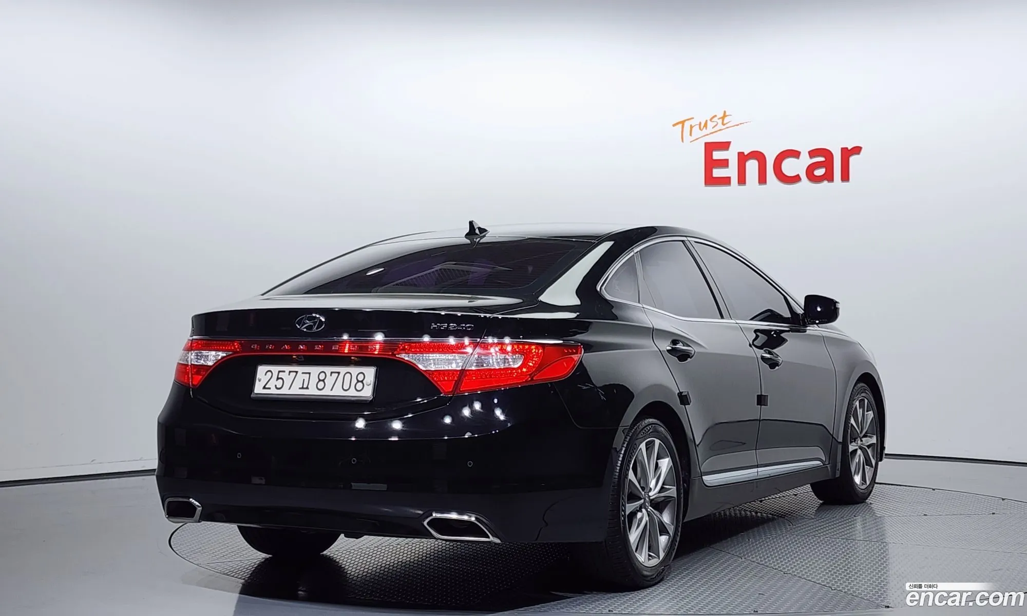 Hyundai Grandeur V Hg240 Modern 2015 - фотография 12351060