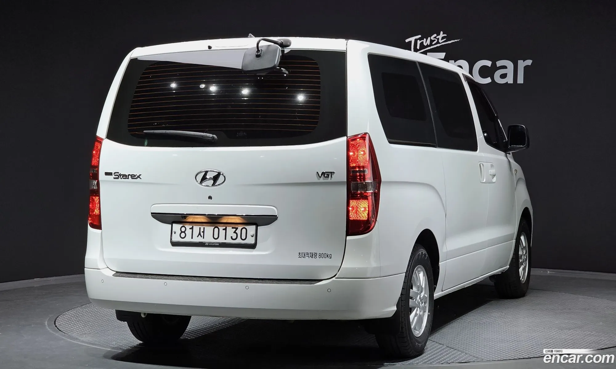 Hyundai Starex 3-Seater Van 2019 - фотография 11628567
