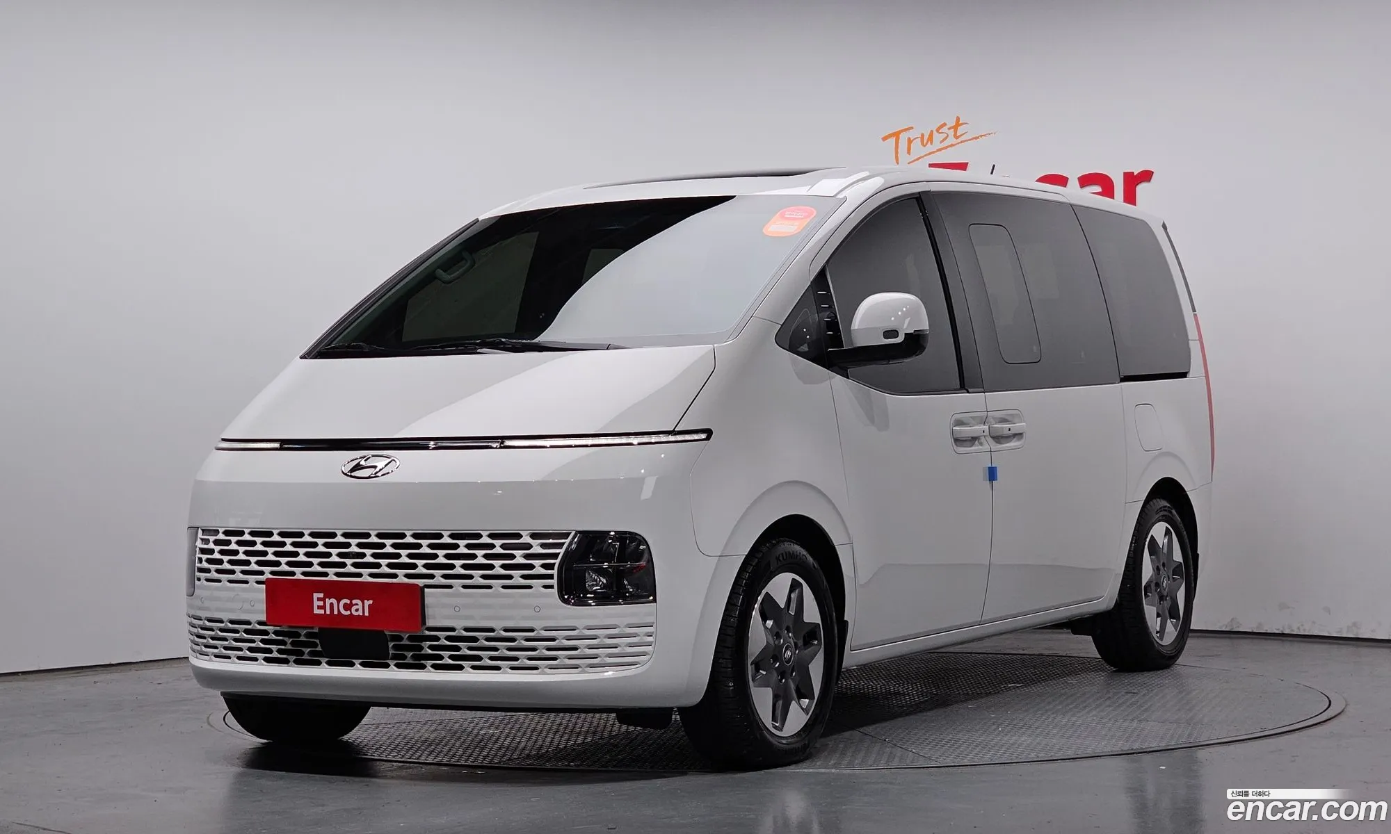 Hyundai Staria Tourer 11-Seater 2023 - фотография 11375582