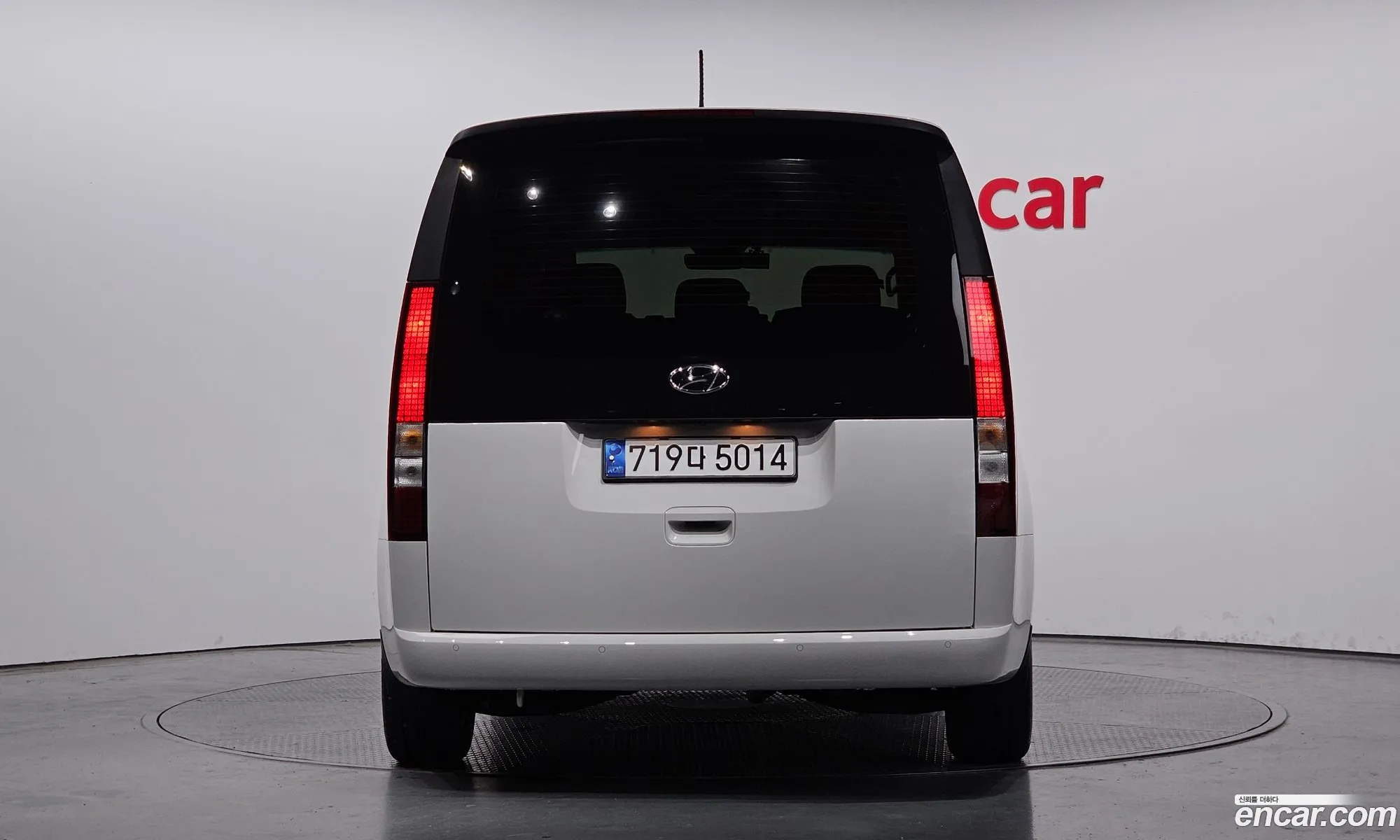Hyundai Staria Tourer 11-Seater 2023 - фотография 11375585
