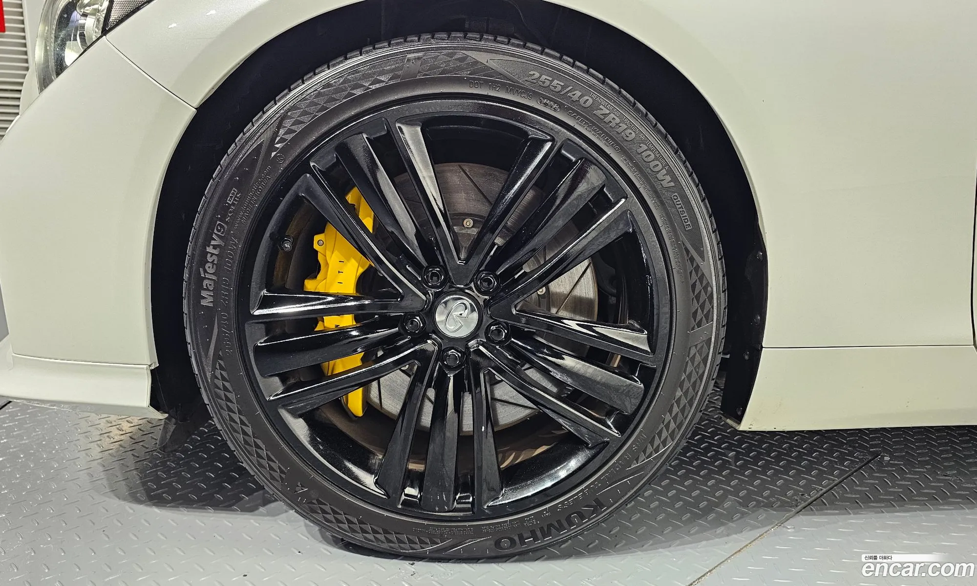 Infiniti Q50 22D Premium 2016 - фотография 3800283