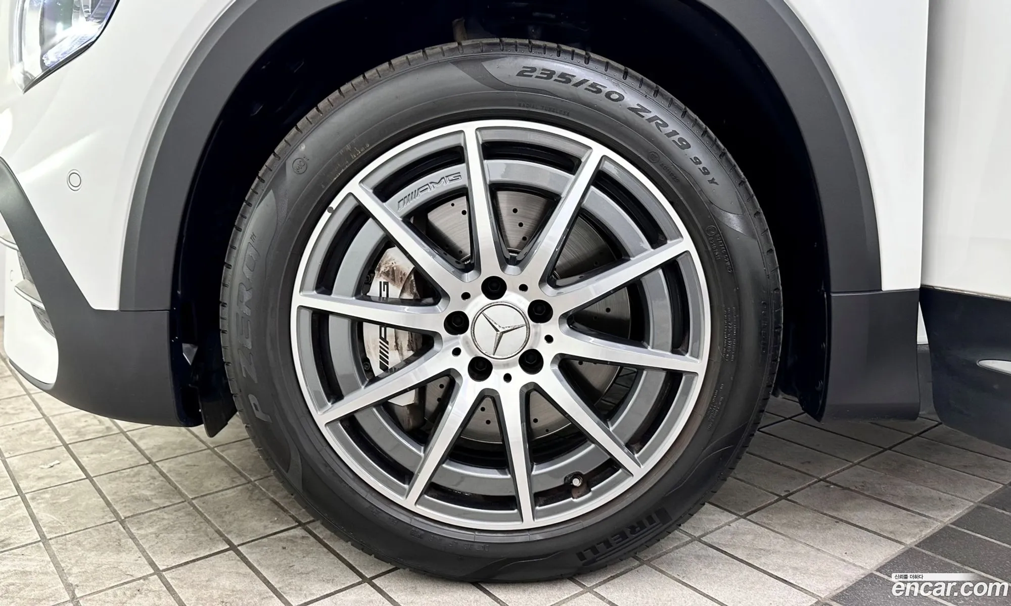 Mercedes-Benz Glb Amg Glb35 4Matic 2023 - фотография 12884472