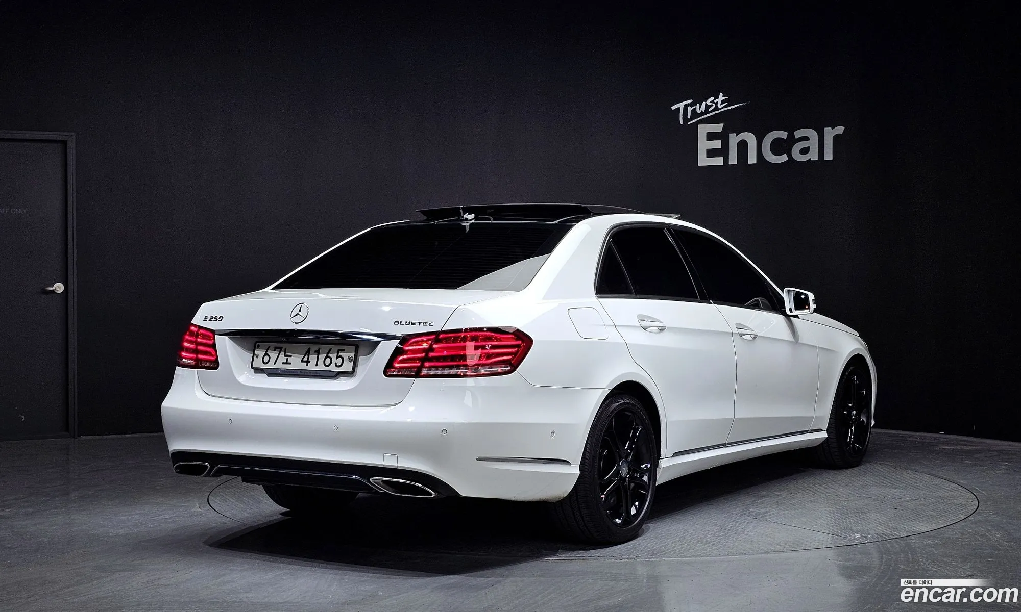 Mercedes-Benz E-Klasse E250 Bluetec 4Matic Avant Garde 2015 - фотография 14177758