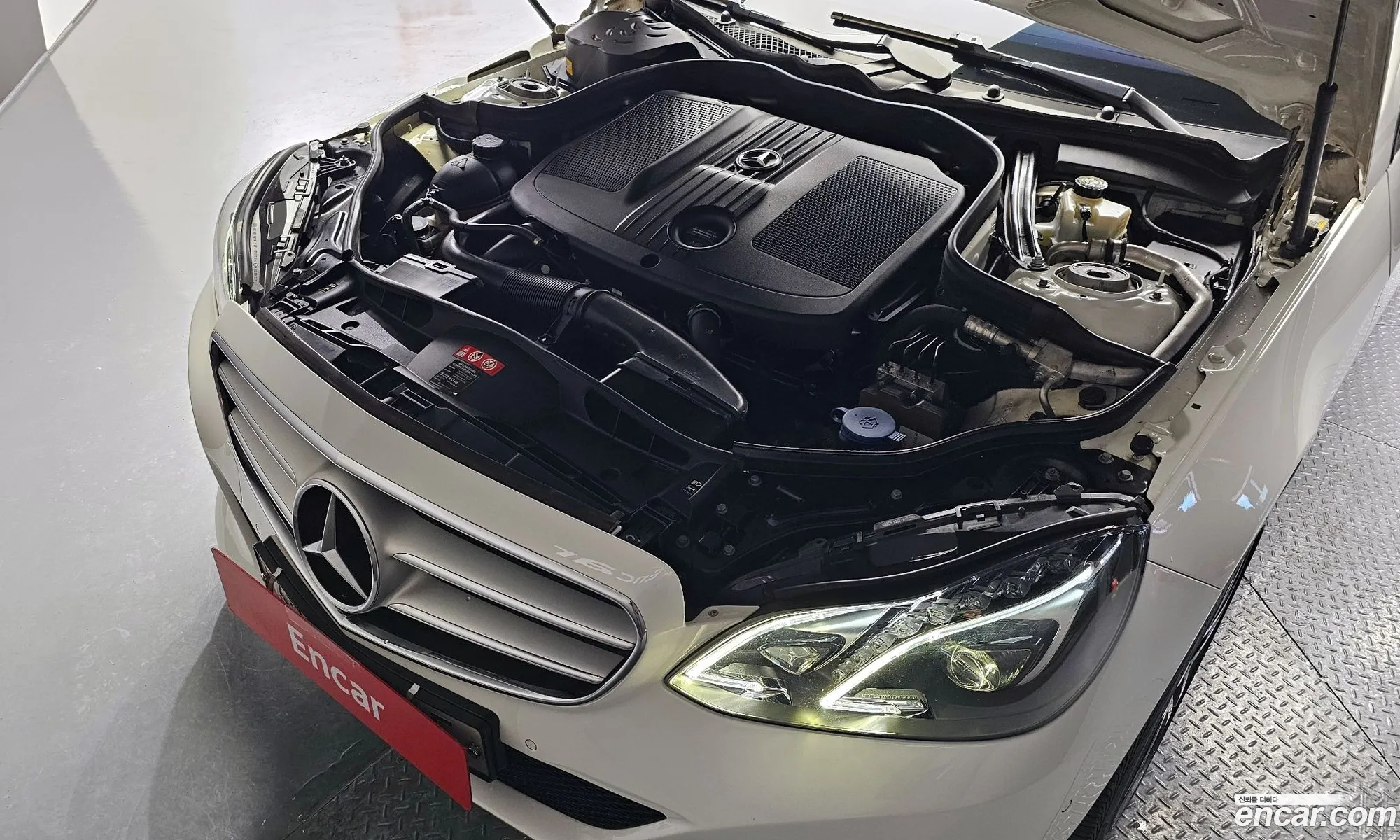 Mercedes-Benz E-Klasse E250 Bluetec 4Matic Avant Garde 2015 - фотография 14177762