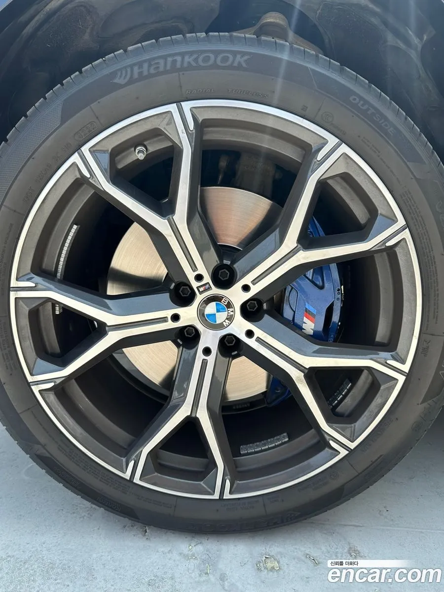 BMW X6 xDrive40I M Sports 2023 - фотография 13131122
