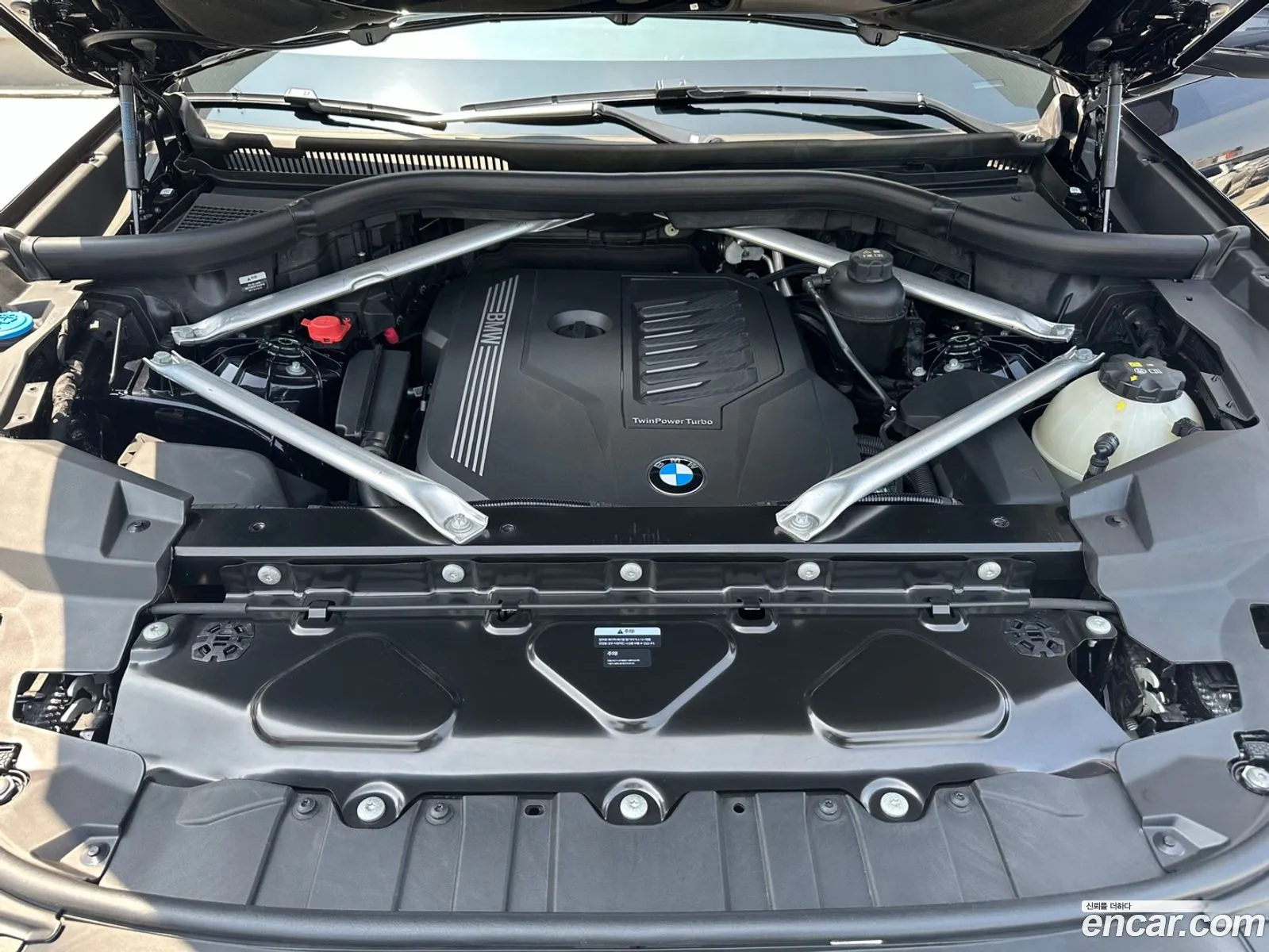 BMW X6 xDrive40I M Sports 2023 - фотография 13131123