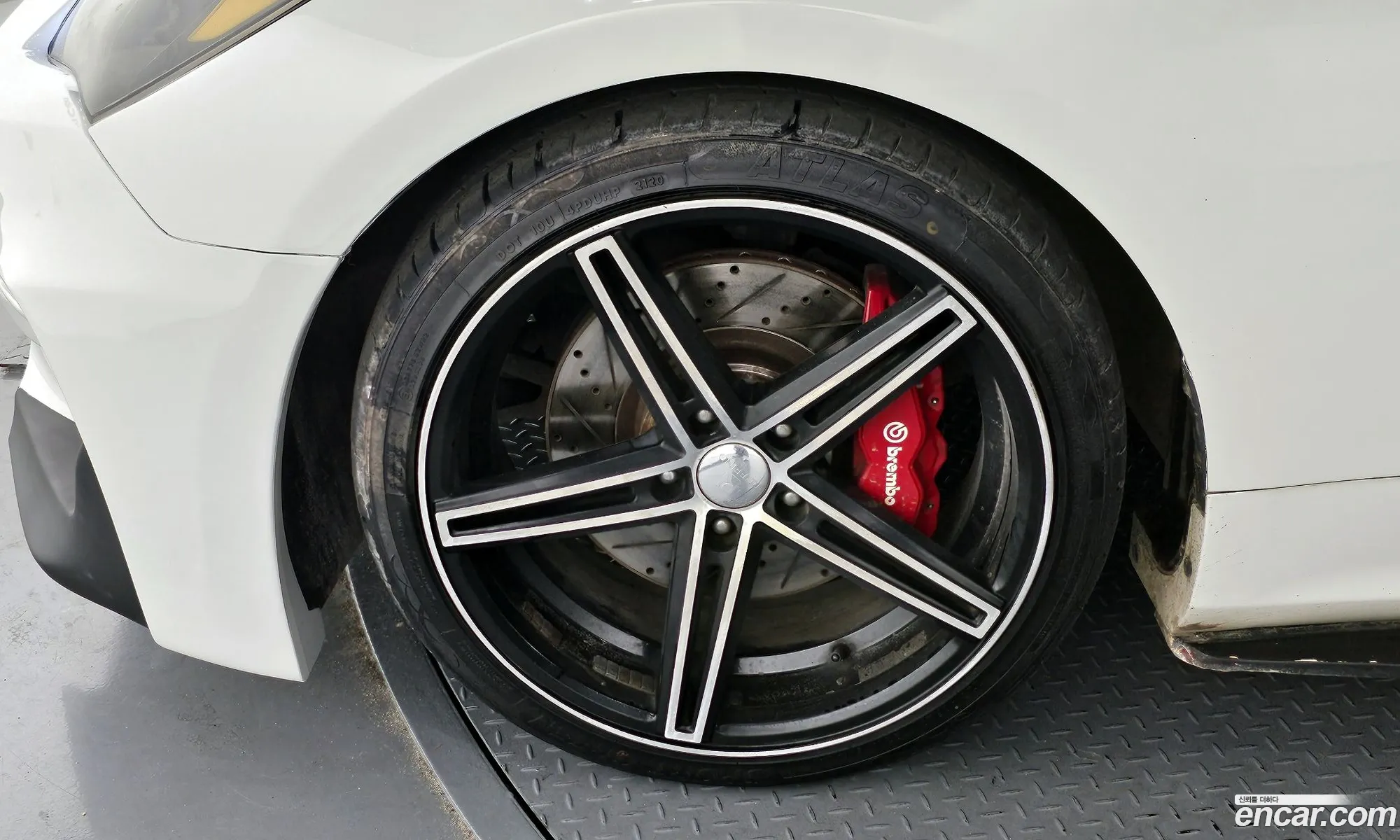 Hyundai Genesis I 200 Turbo R 2009 - фотография 19582713