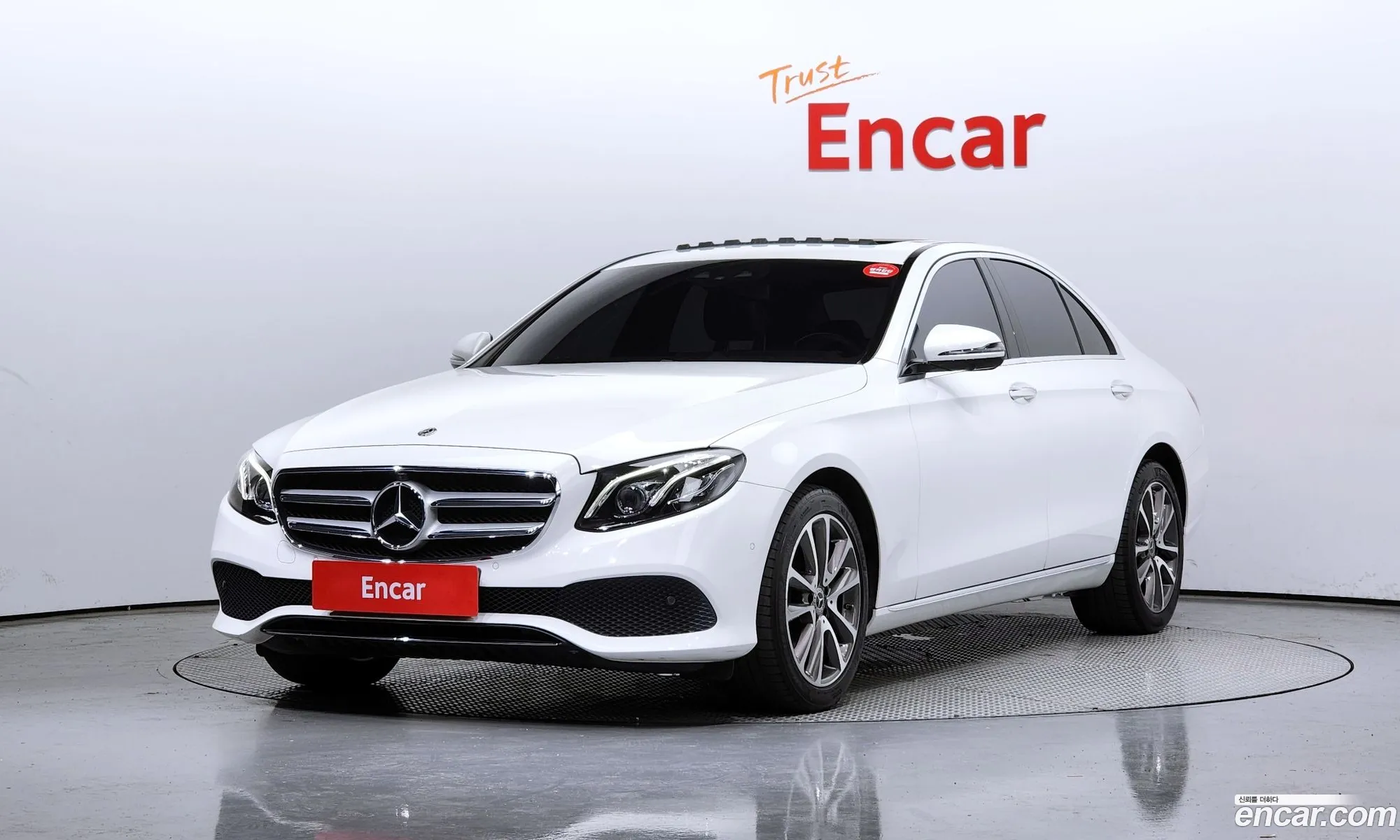 Mercedes E-Class W213 E300 4Matic Avant Garde - фотография 12680843