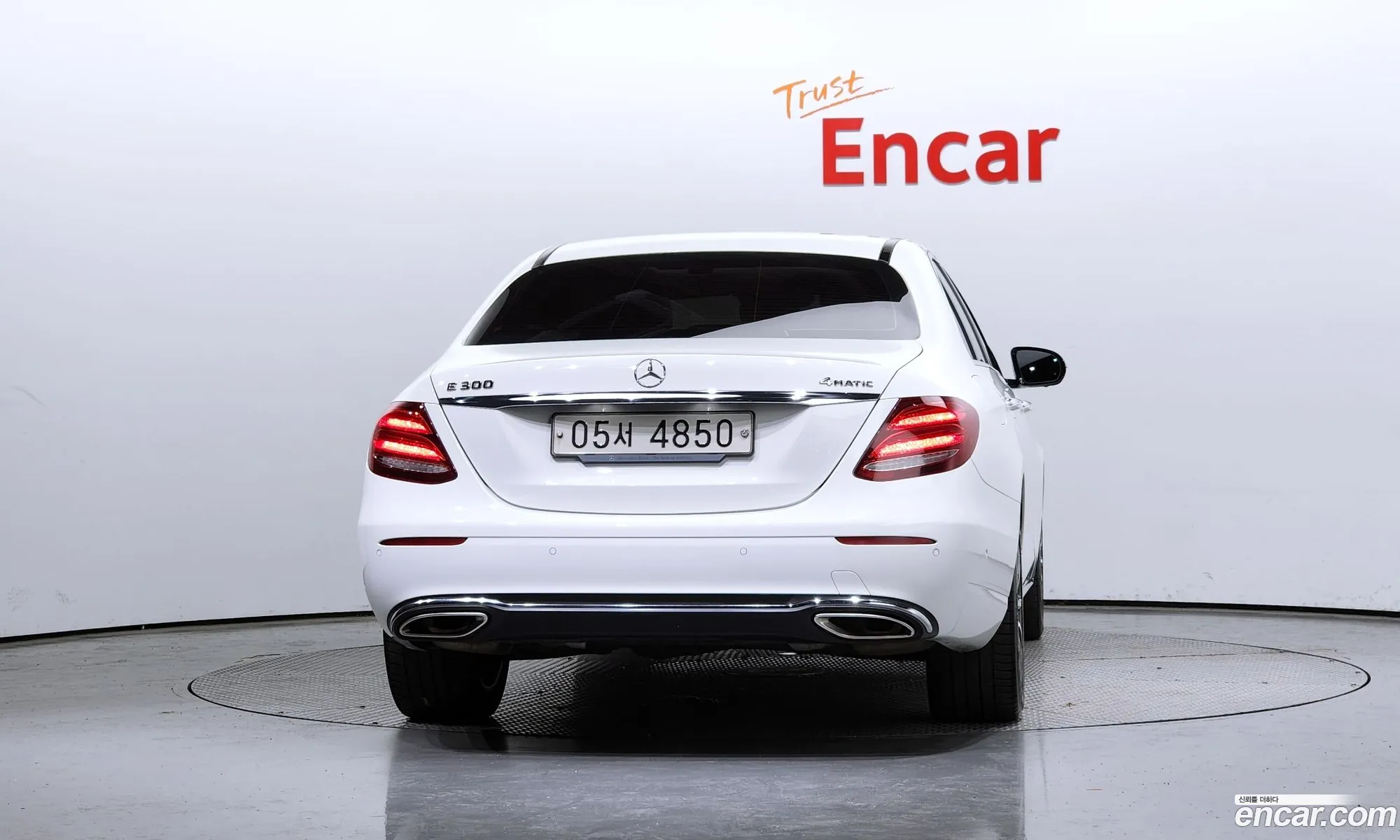 Mercedes E-Class W213 E300 4Matic Avant Garde - фотография 12680846
