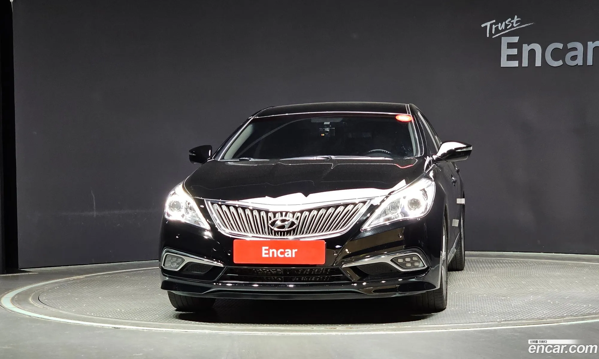 Hyundai Grandeur V Hg240 Modern 2015 - фотография 14336086