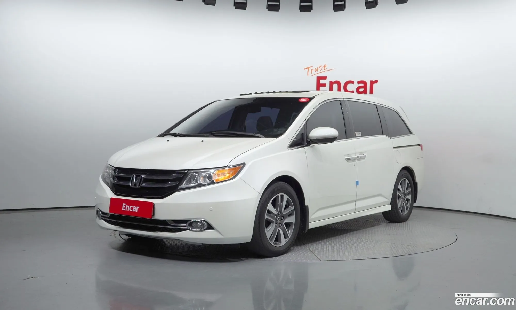 Honda Odyssey 35 2015 - фотография 12676239