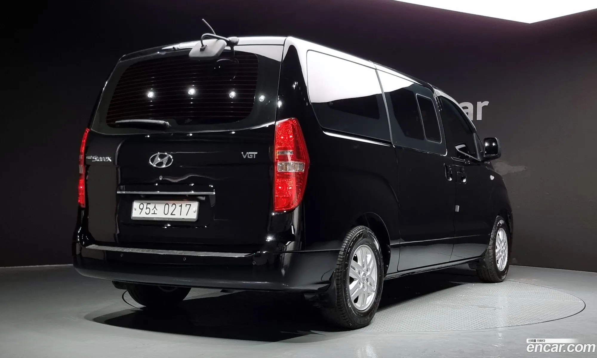 Hyundai Starex 5 Seater Van 2019 - фотография 16598887