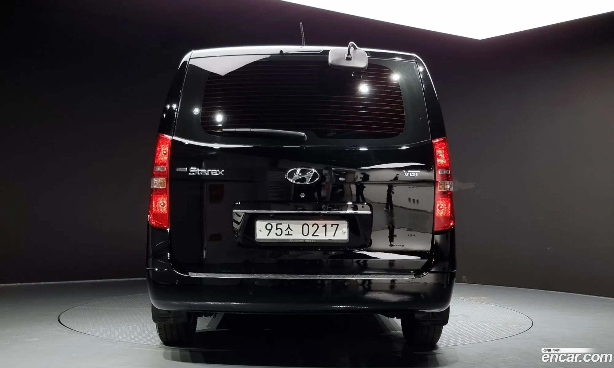 Hyundai Starex 5 Seater Van 2019 - фотография 16598889
