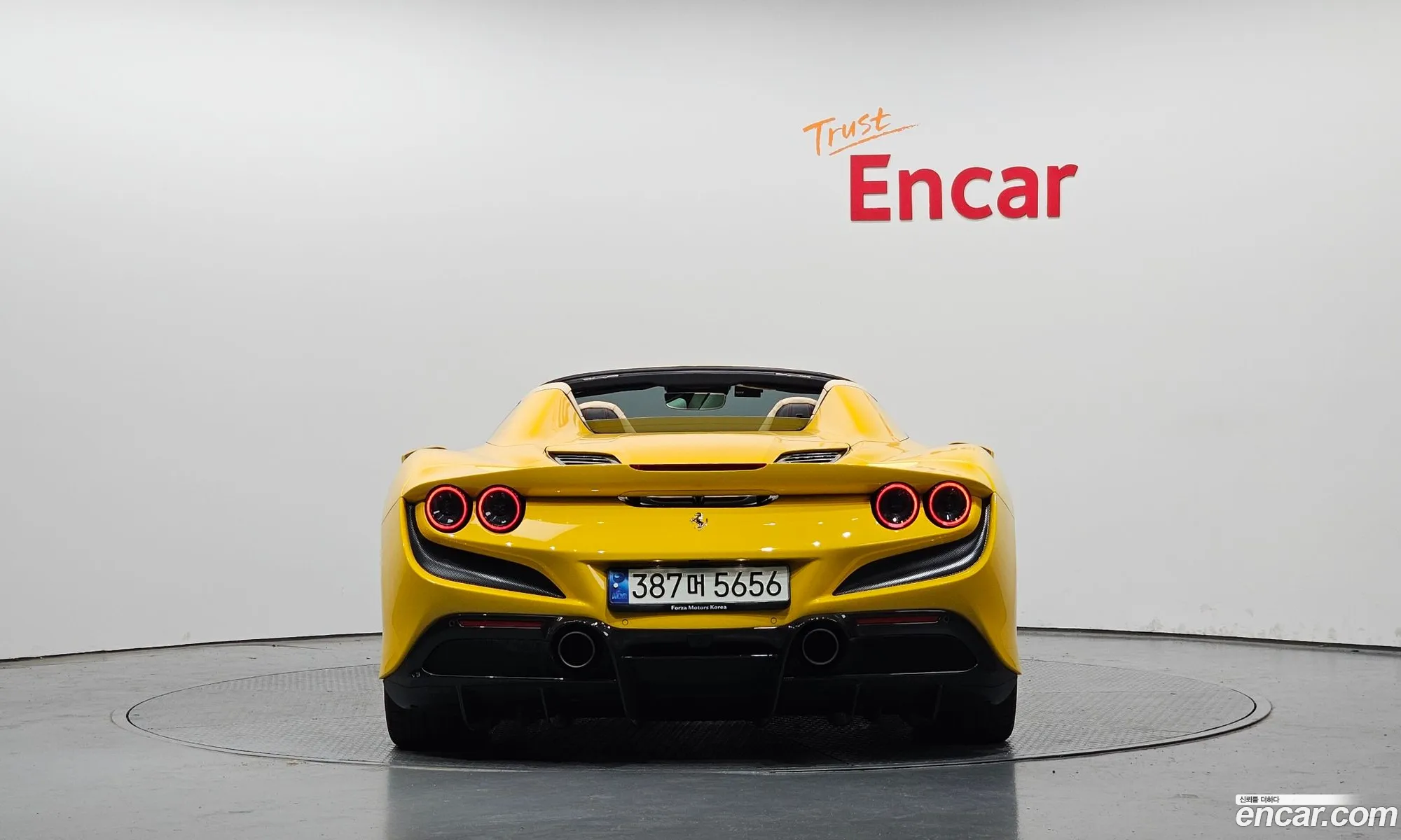 Ferrari F8 Spider 39 V8 - фотография 4187245