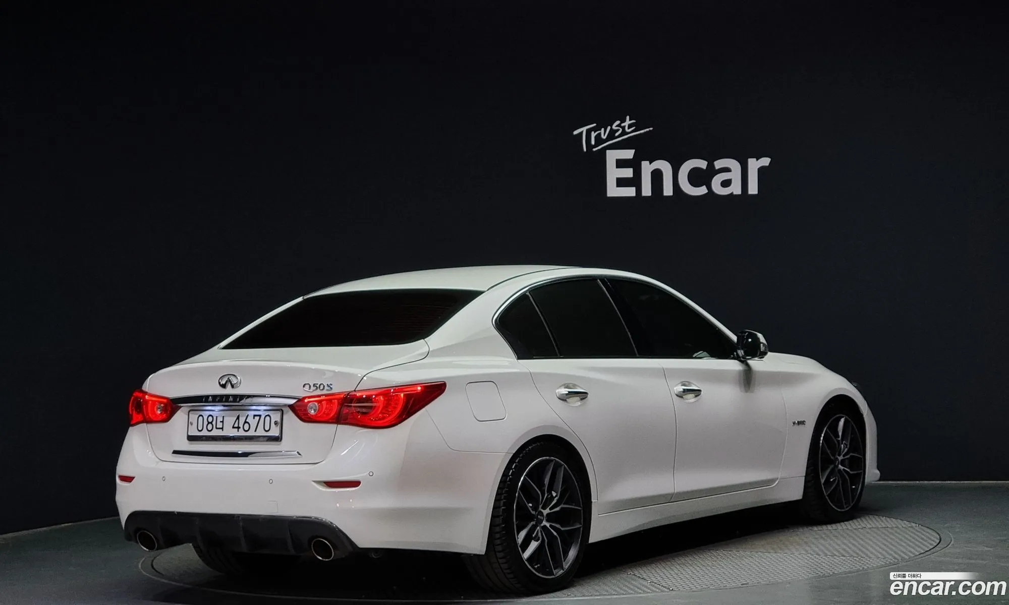 Infiniti Q50 35 Hybrid High Tech 2015 - фотография 3795165