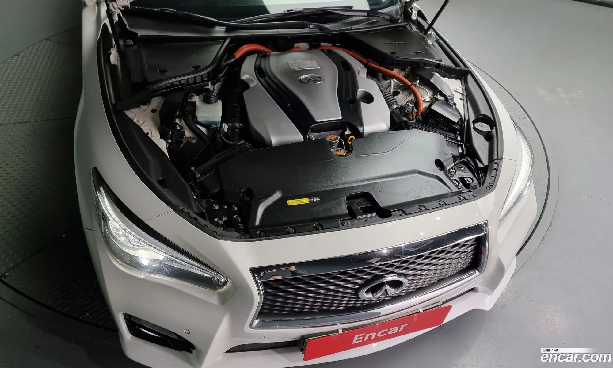 Infiniti Q50 35 Hybrid High Tech 2015 - фотография 3795169