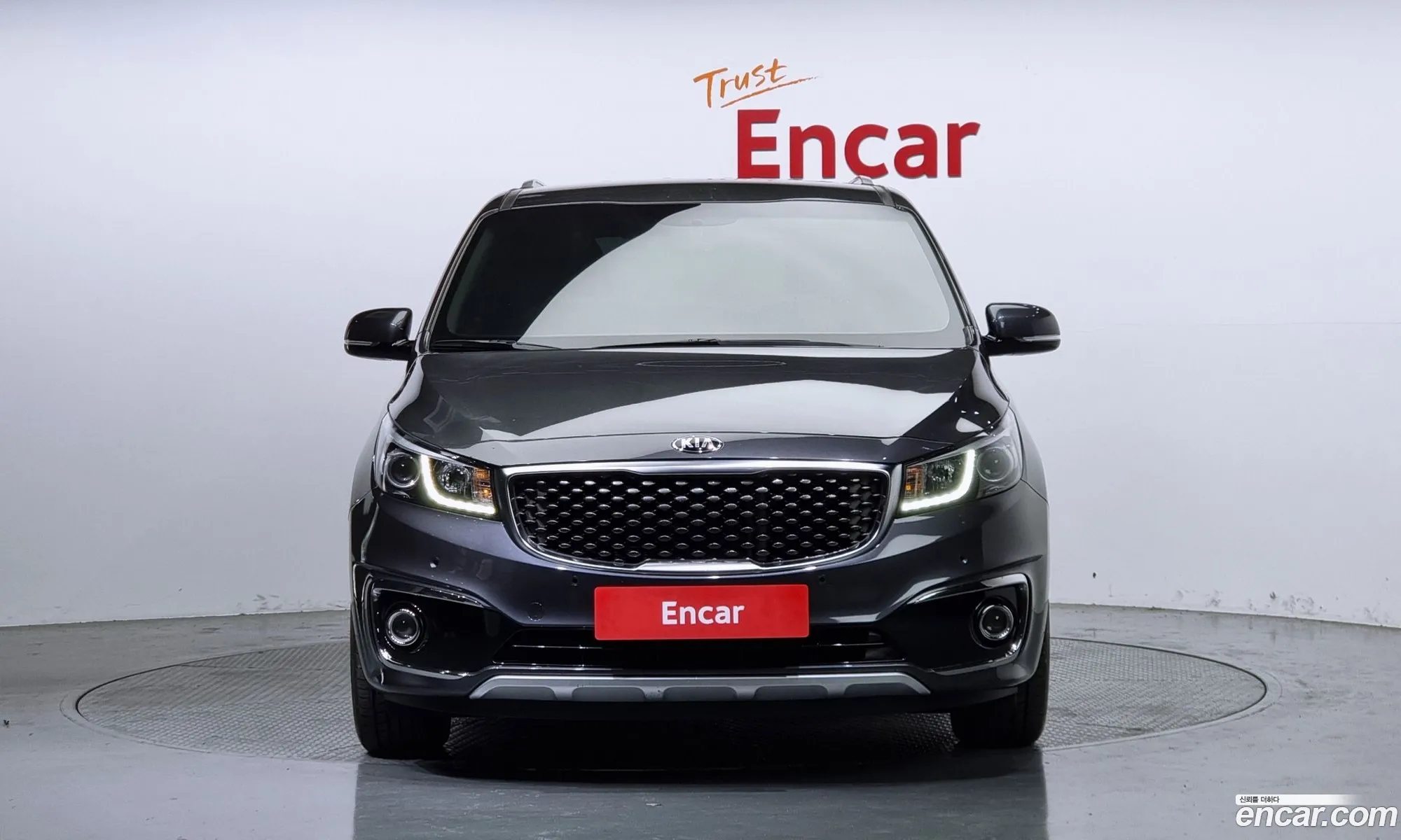 Kia All New Carnival 7-Seater Limousine Magic Space - фотография 11309840