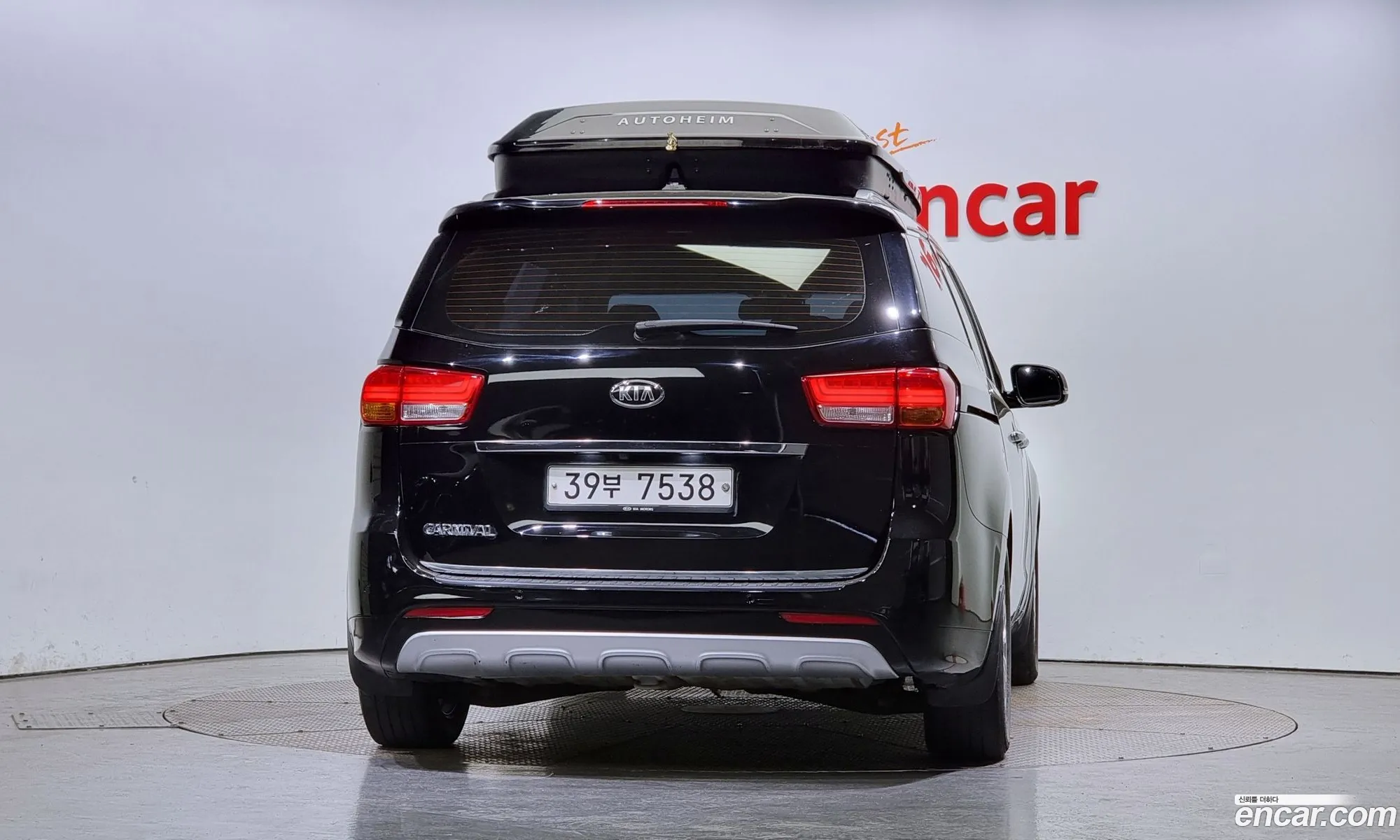 Kia Carnival 9-Seater Noblesse 2018 - фотография 3513623