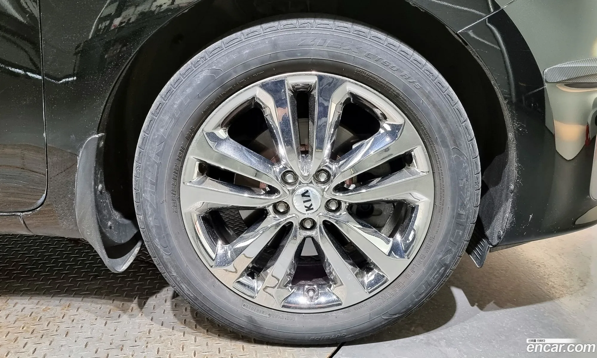 Kia Carnival 9-Seater Noblesse 2018 - фотография 3513624