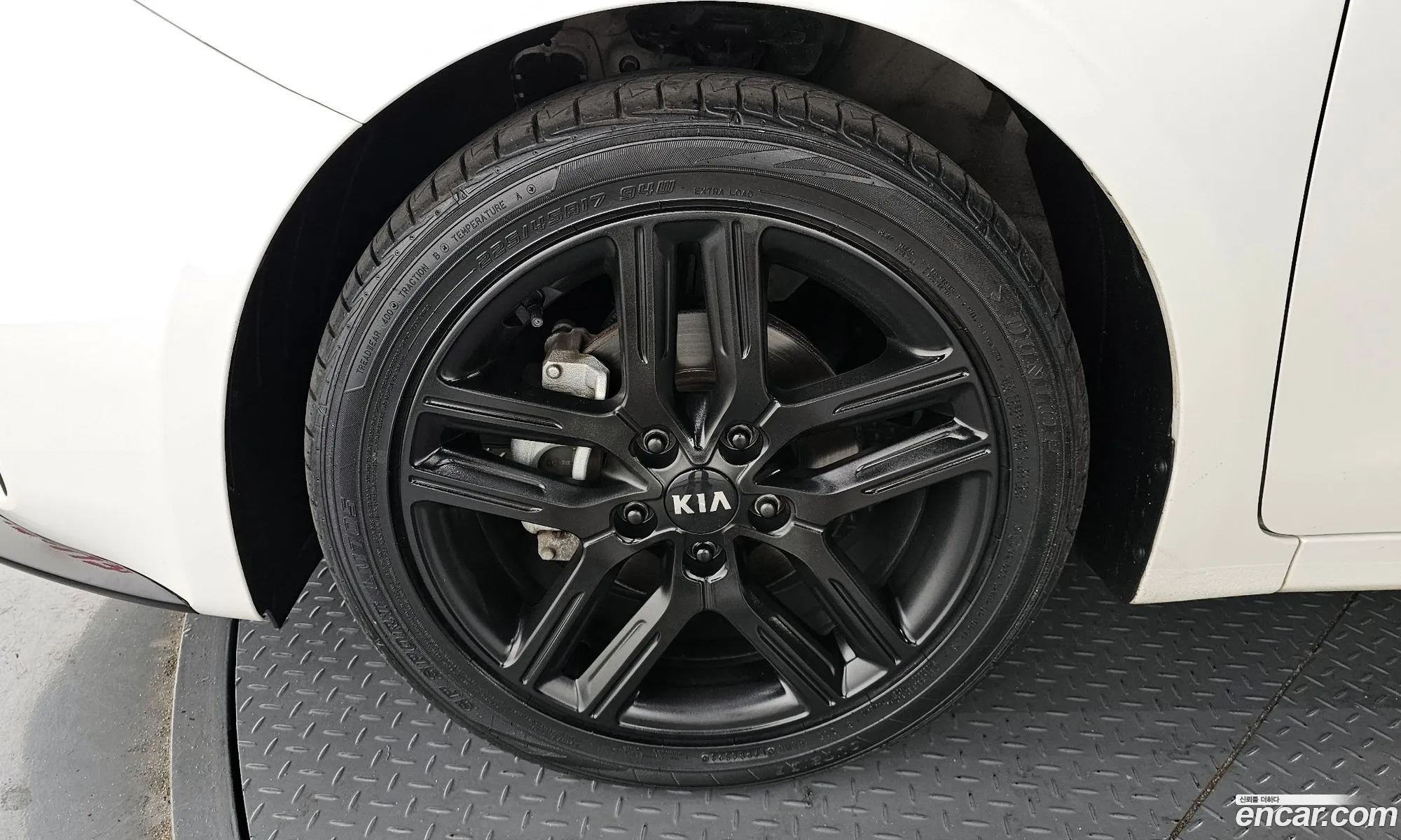 Kia K3 Luxury 2019 - фотография 11973928