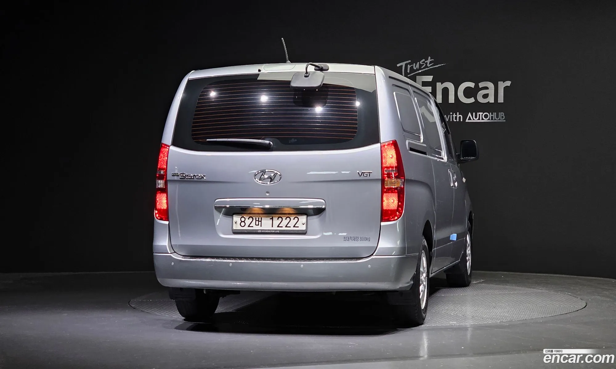 Hyundai Starex 3-Seater Van 2018 - фотография 11895070